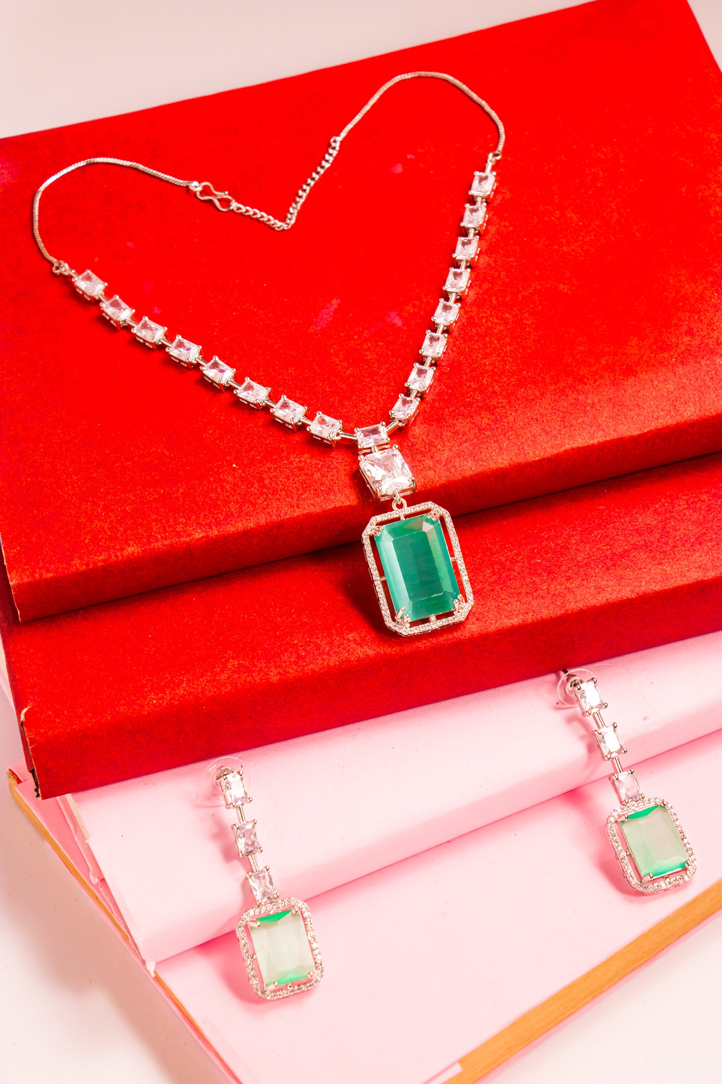 Divine Threads Necklace Set