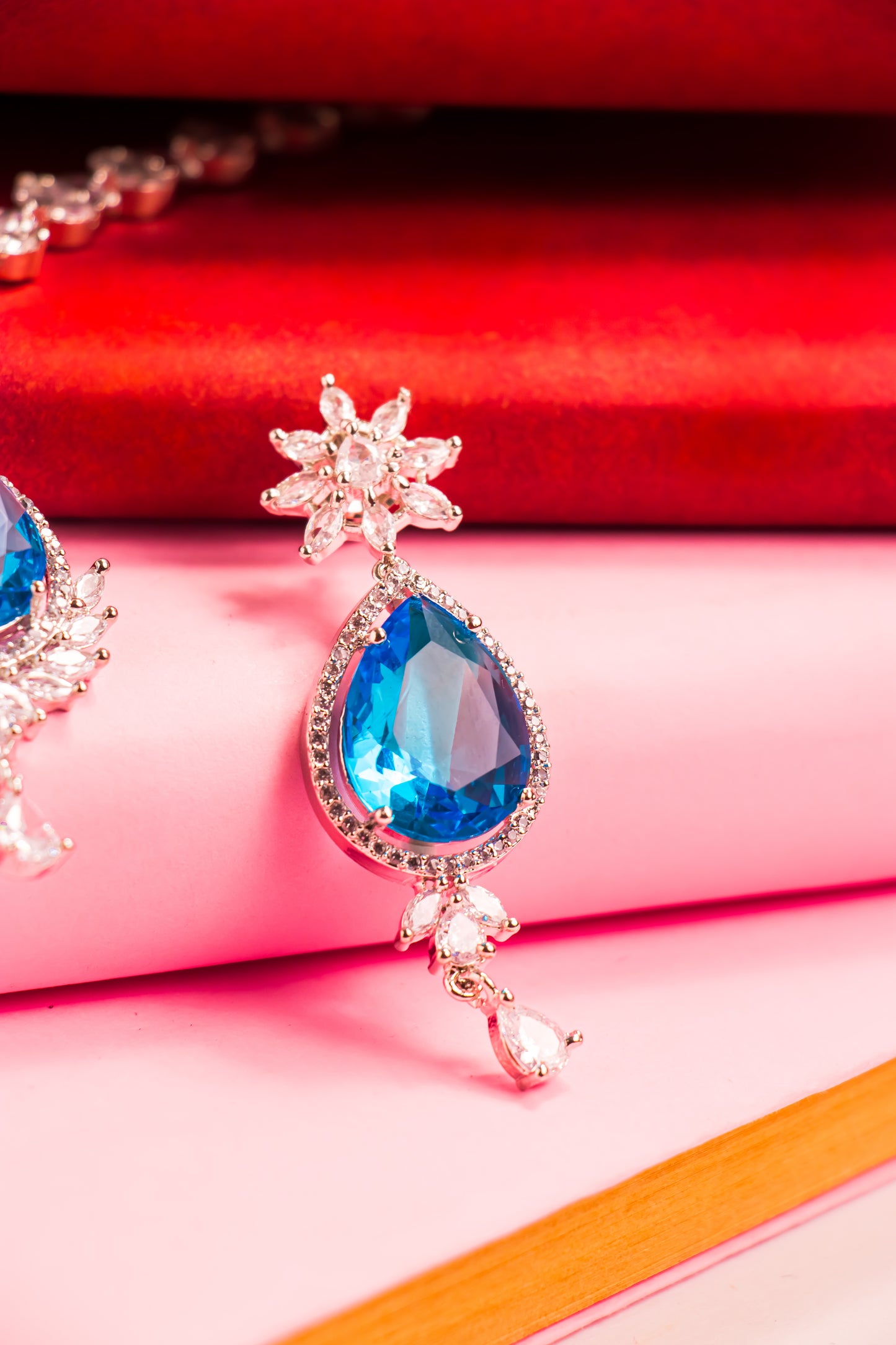 Blue Crown Necklace Set