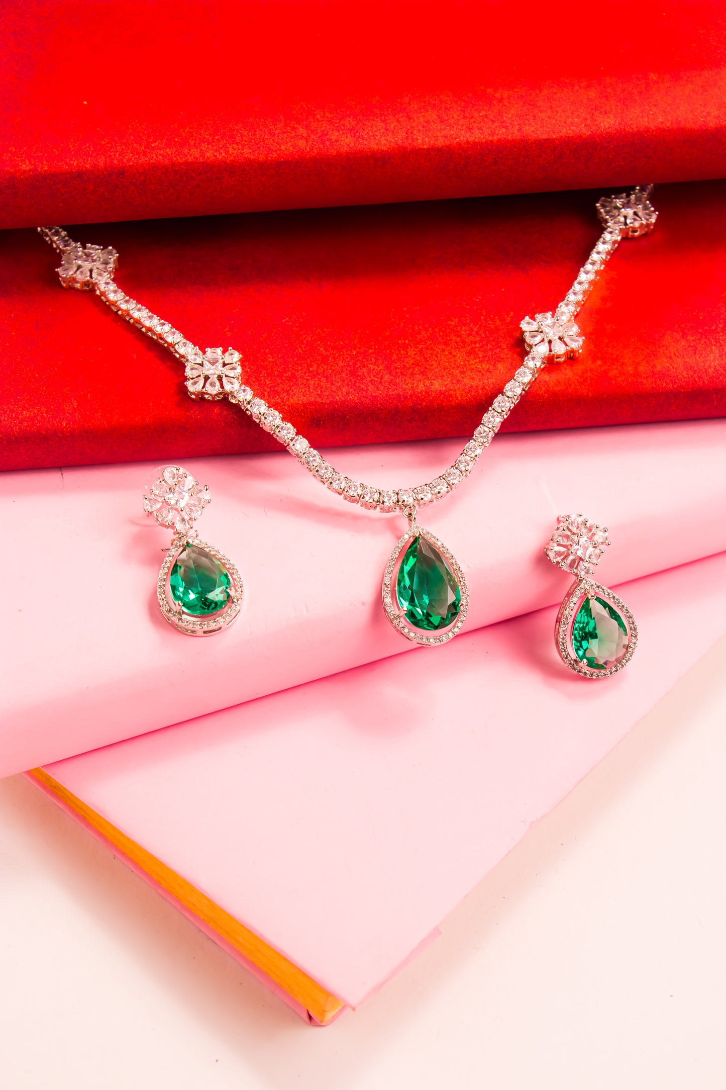 Elizabeth's Crown Necklace Set