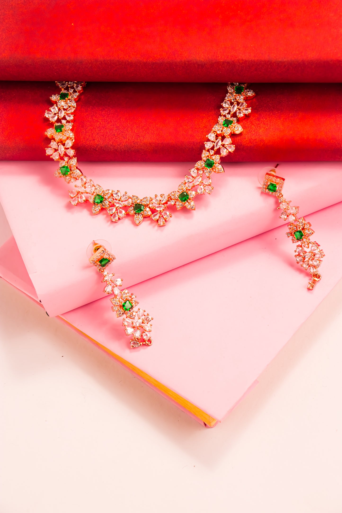 Emerald Throne Necklace Set
