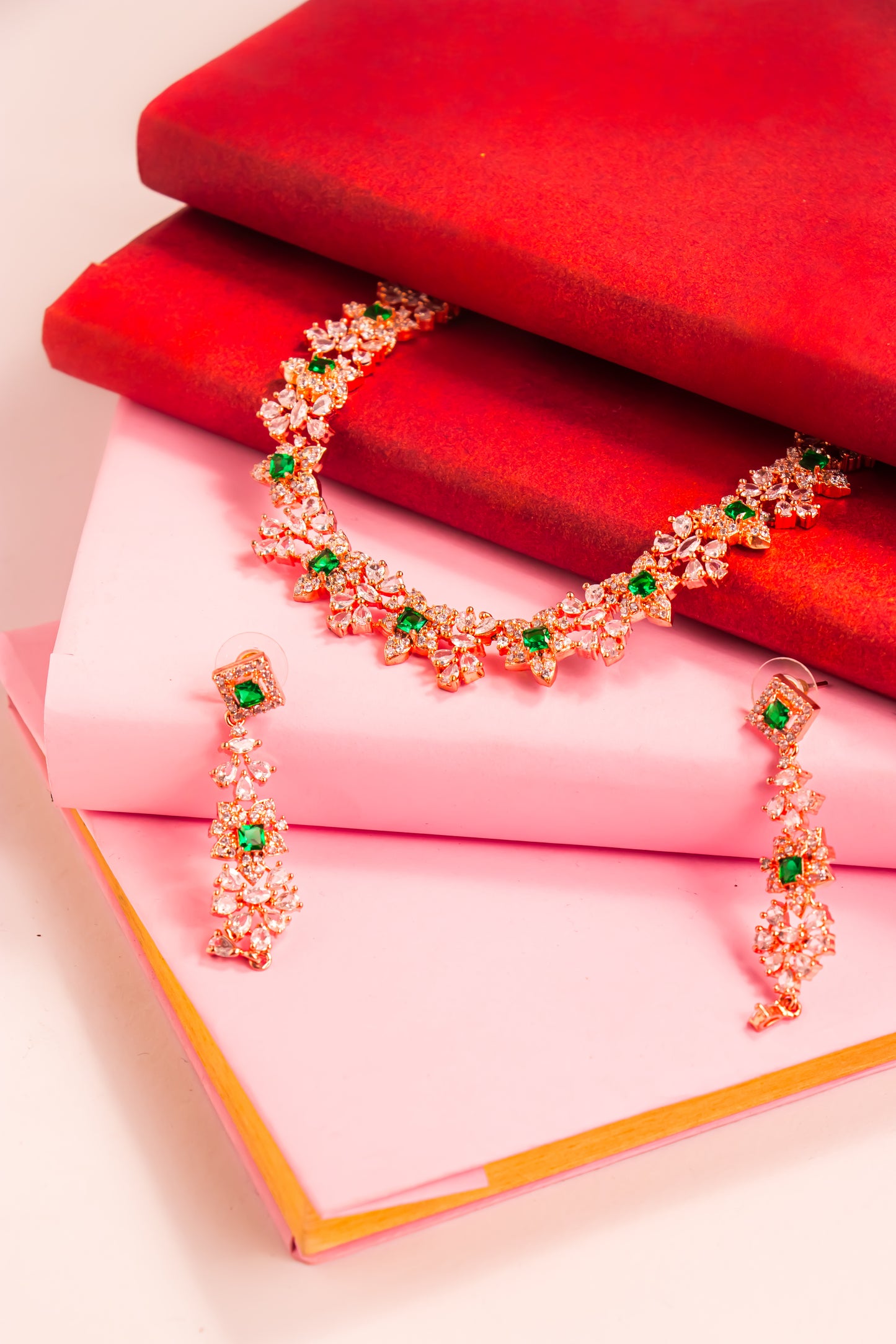 Emerald Throne Necklace Set