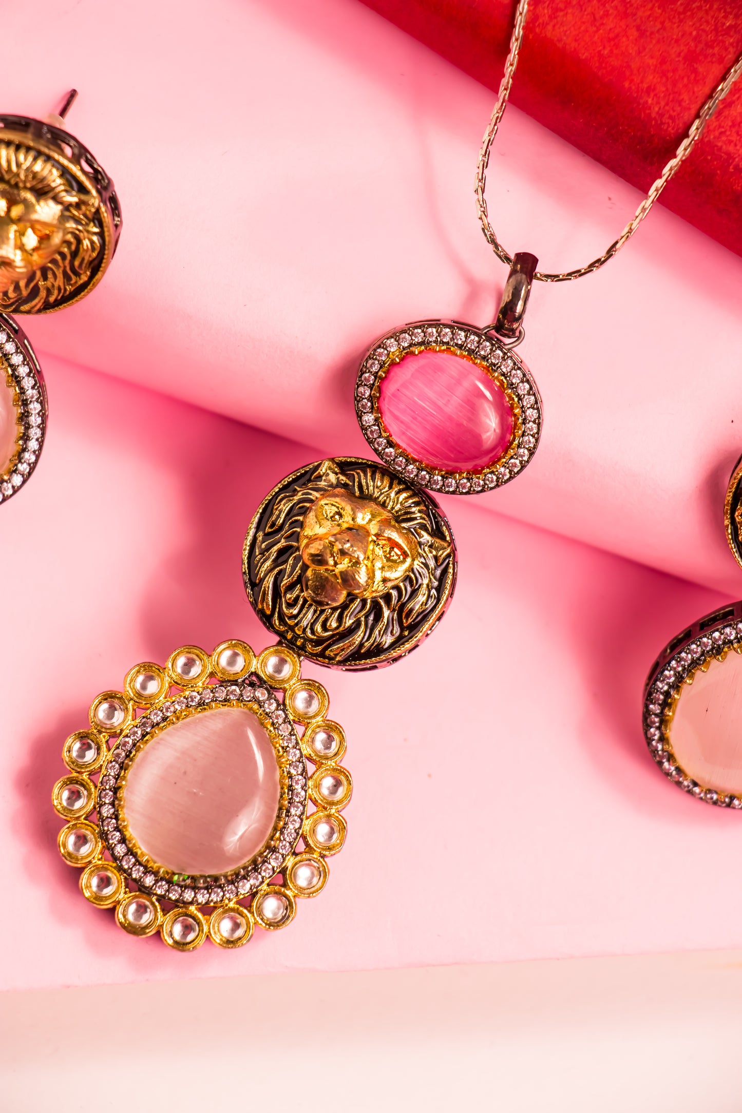 The Pink Lioness Necklace Set