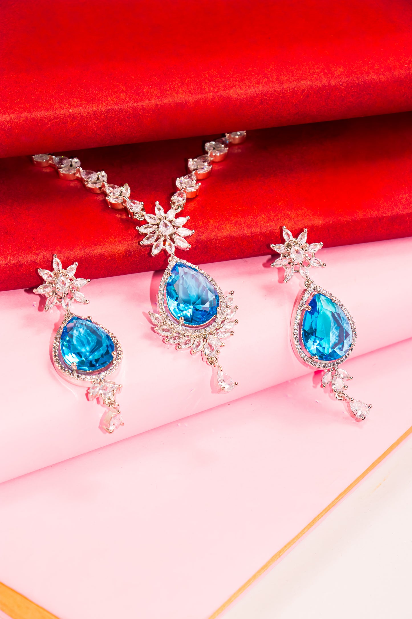 Blue Crown Necklace Set