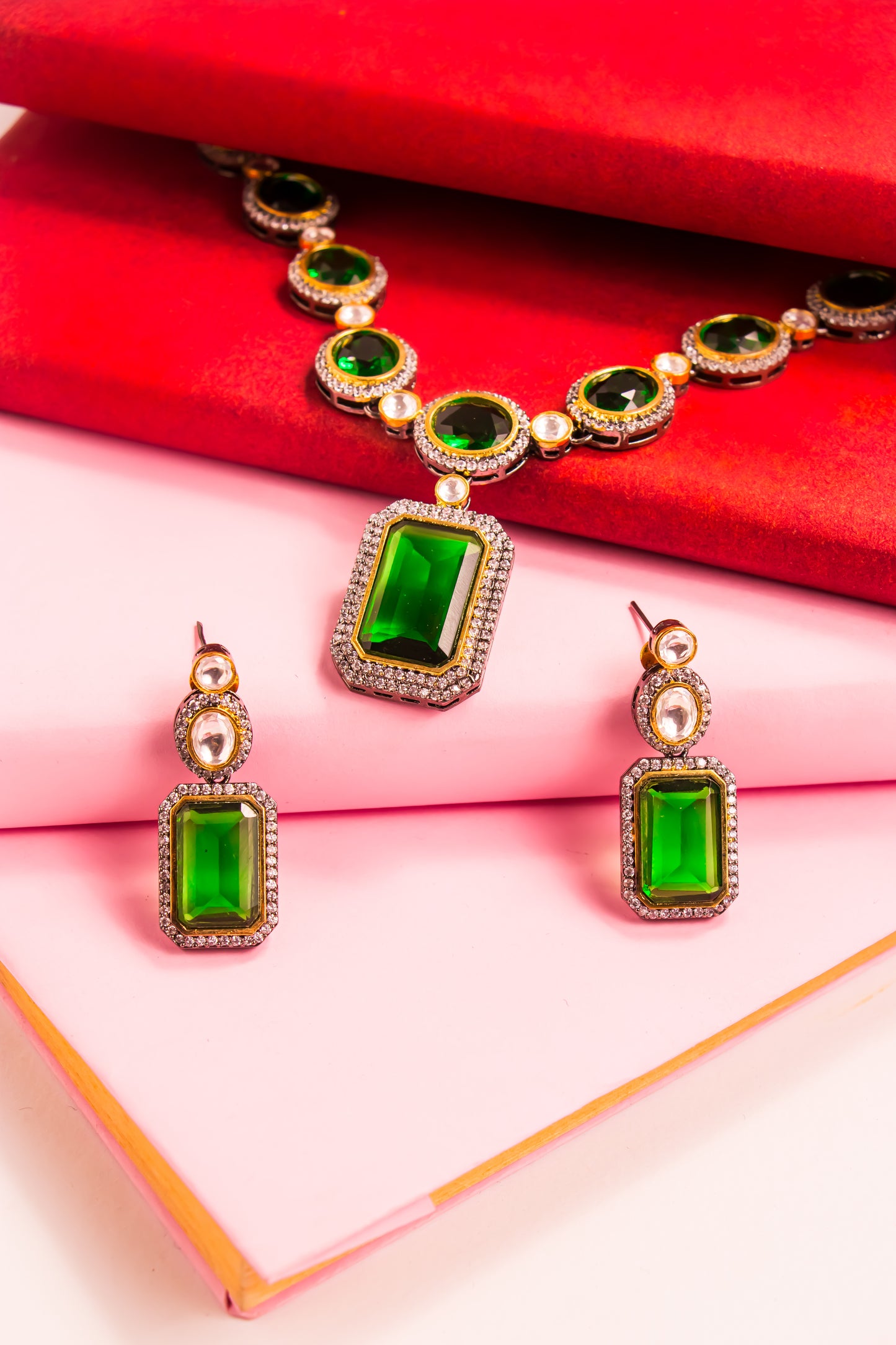 Diana's Emerald Dusky Necklace Set
