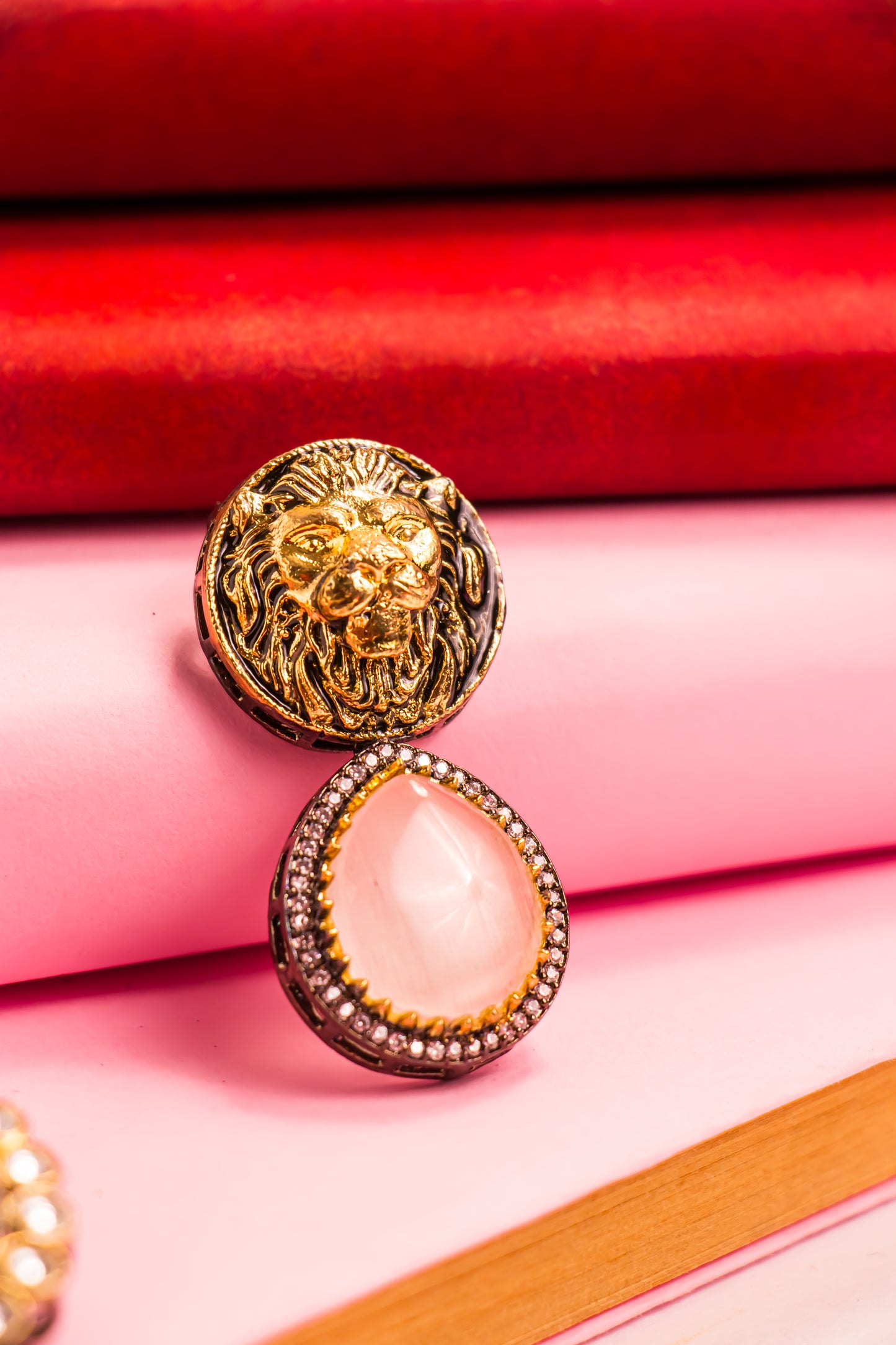 The Pink Lioness Necklace Set