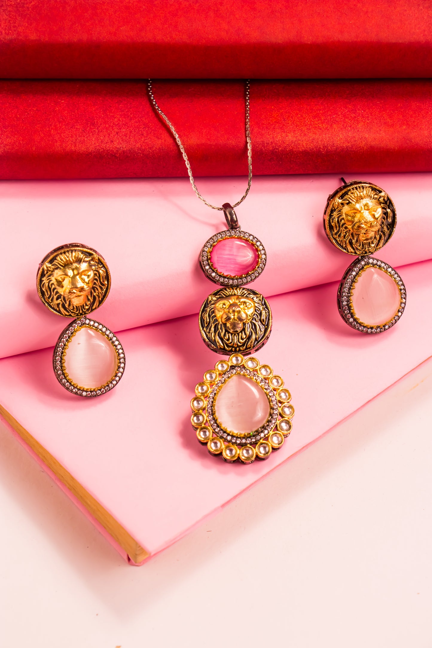 The Pink Lioness Necklace Set