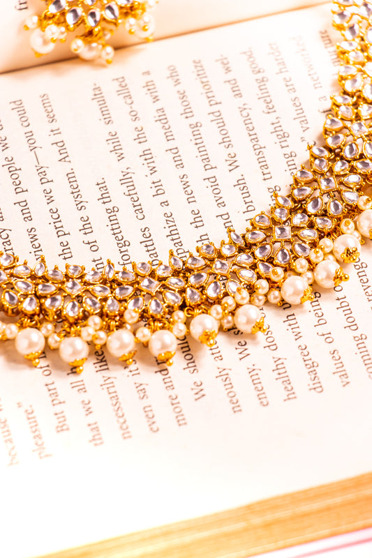 Noor's Splendour Kundan Necklace Set