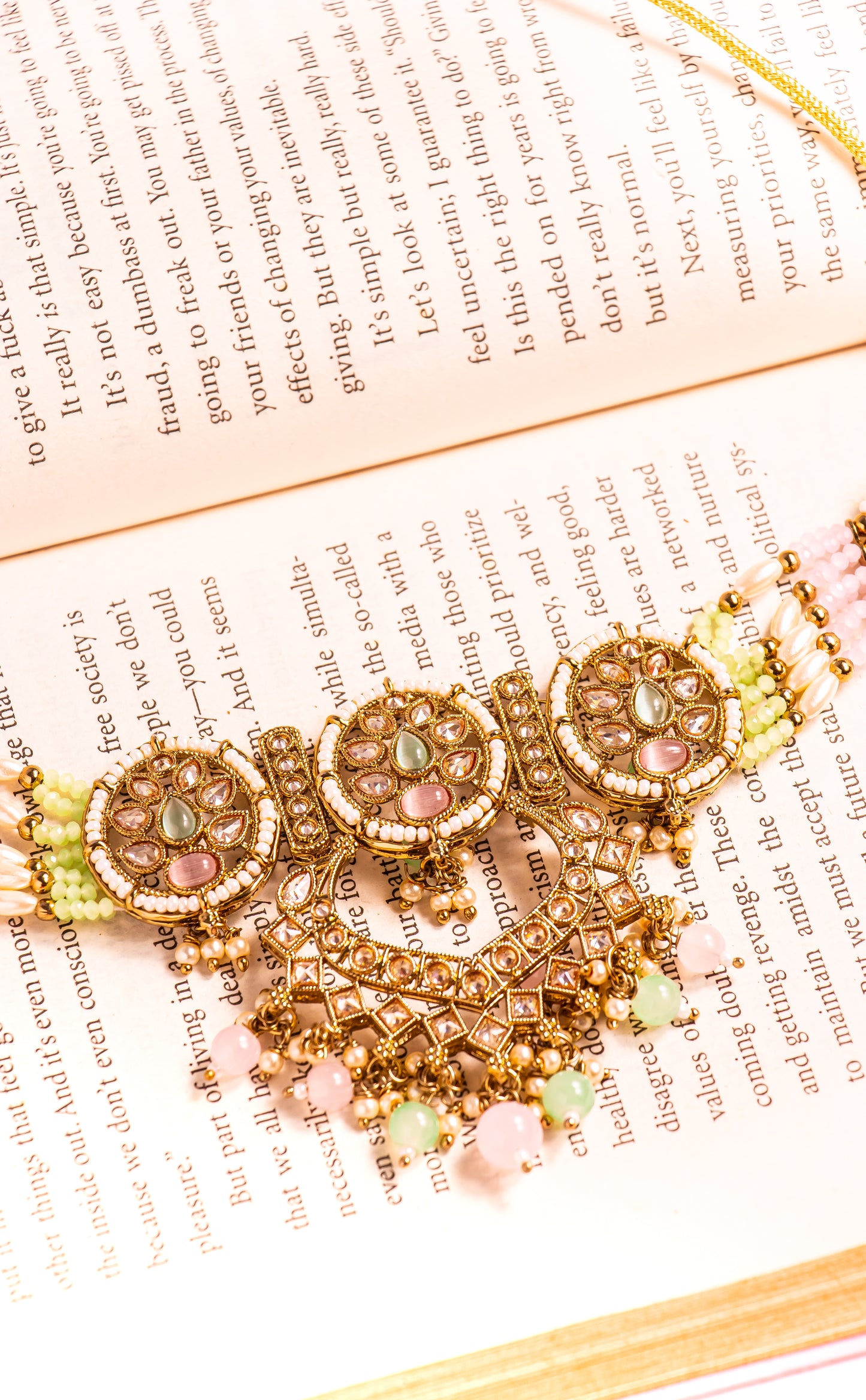 Urmila Polki Choker Necklace Set