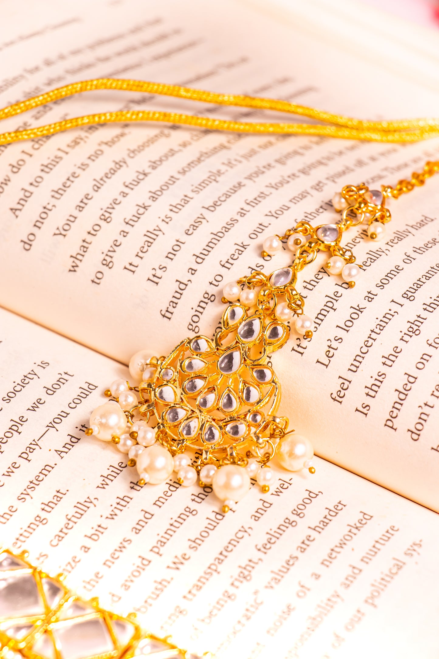 Jahan's Elegance Kundan Choker Necklace Set