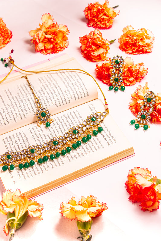 Noor's Grace Green Kundan Necklace Set