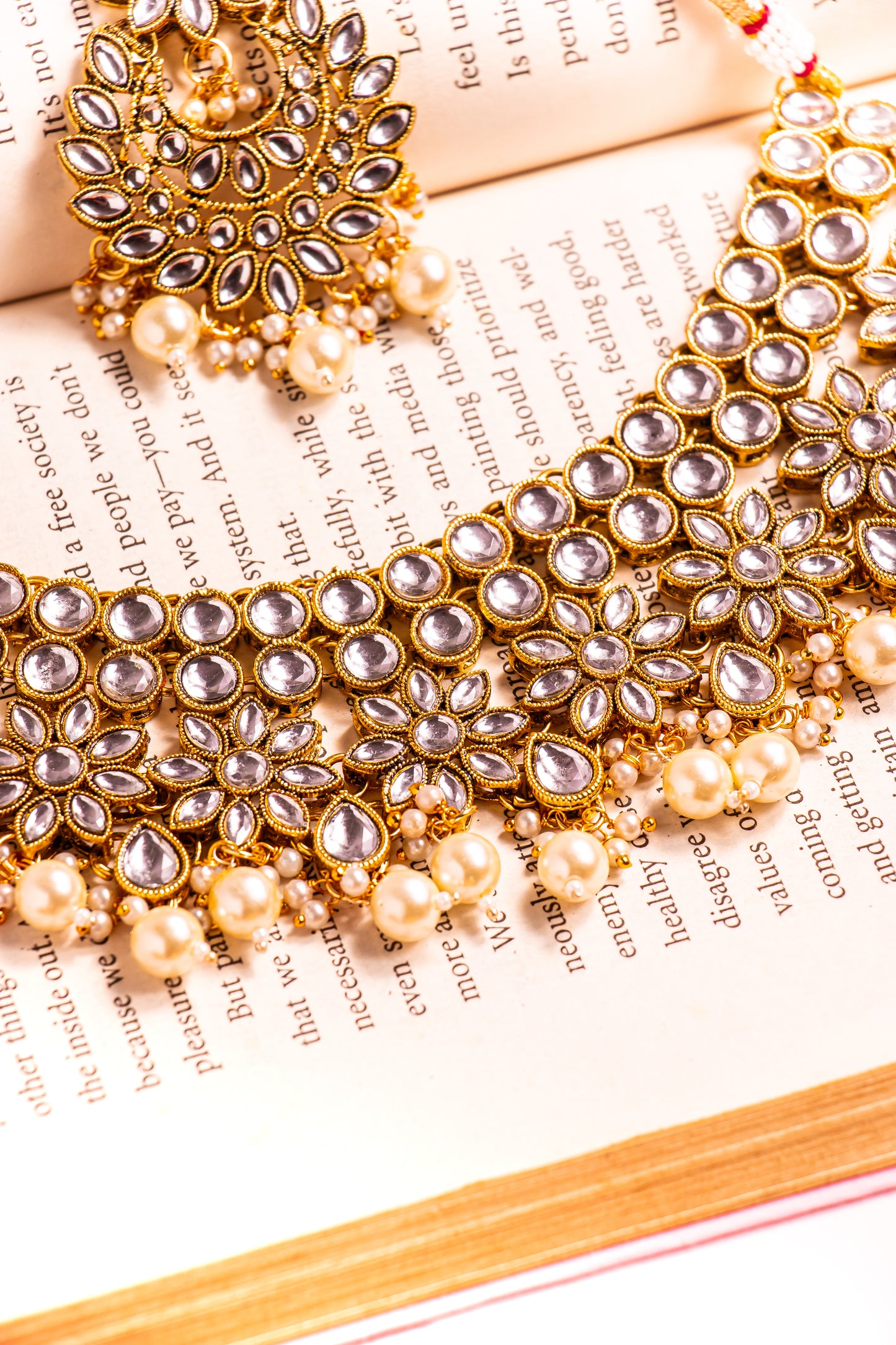 Radiant Noor Kundan Necklace Set