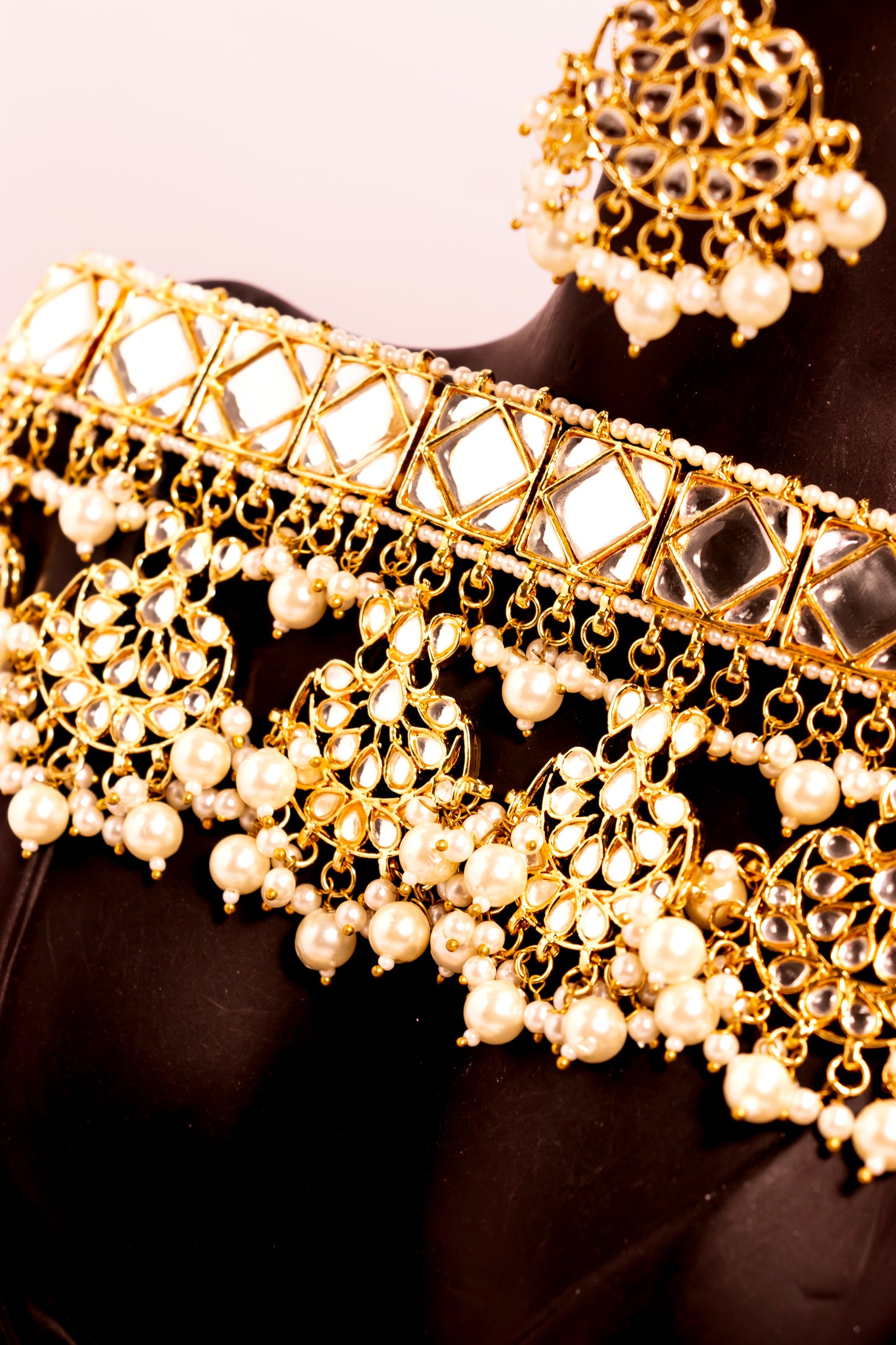 Jahan's Elegance Kundan Choker Necklace Set