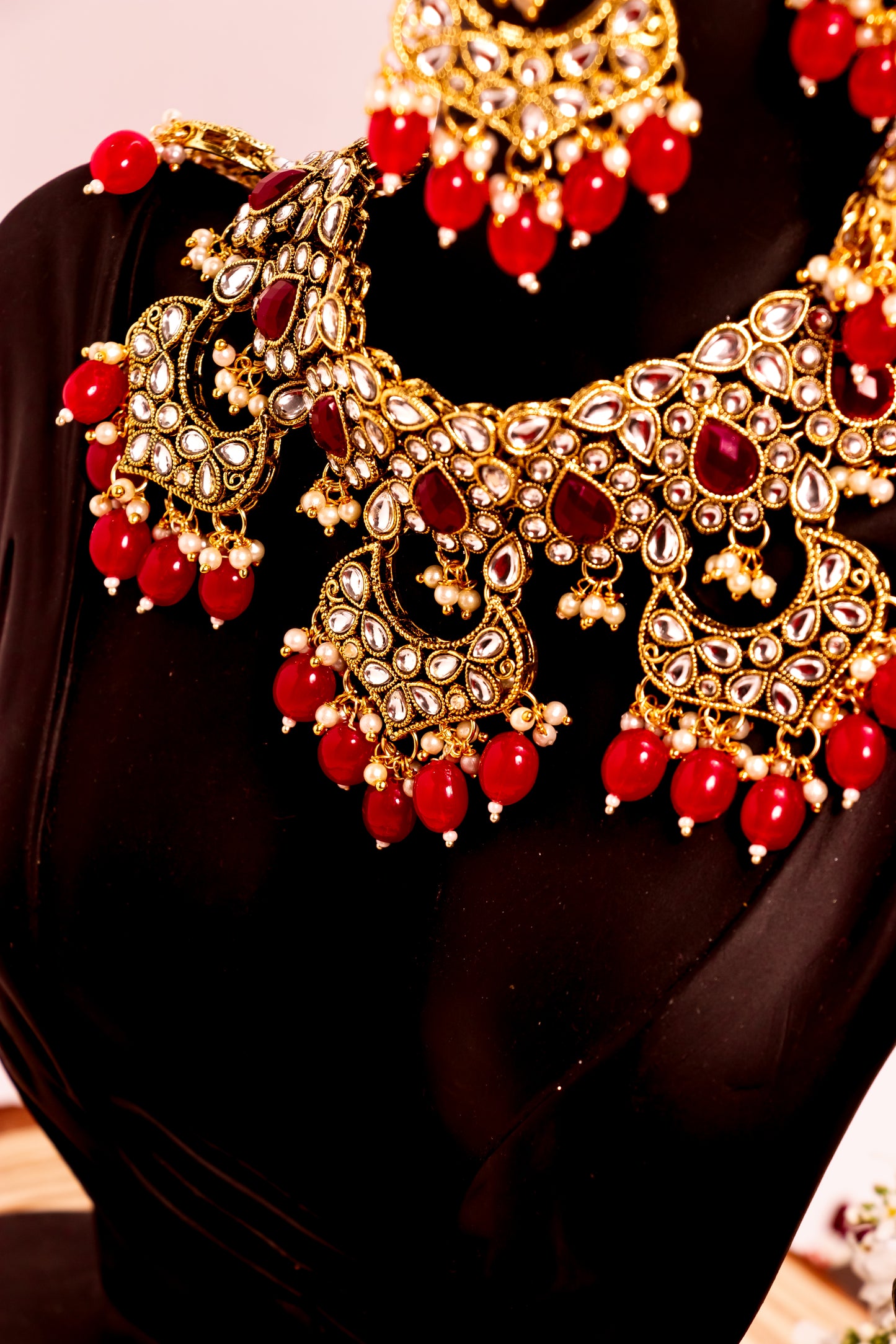 Noor's Aura Red Kundan Necklace Set