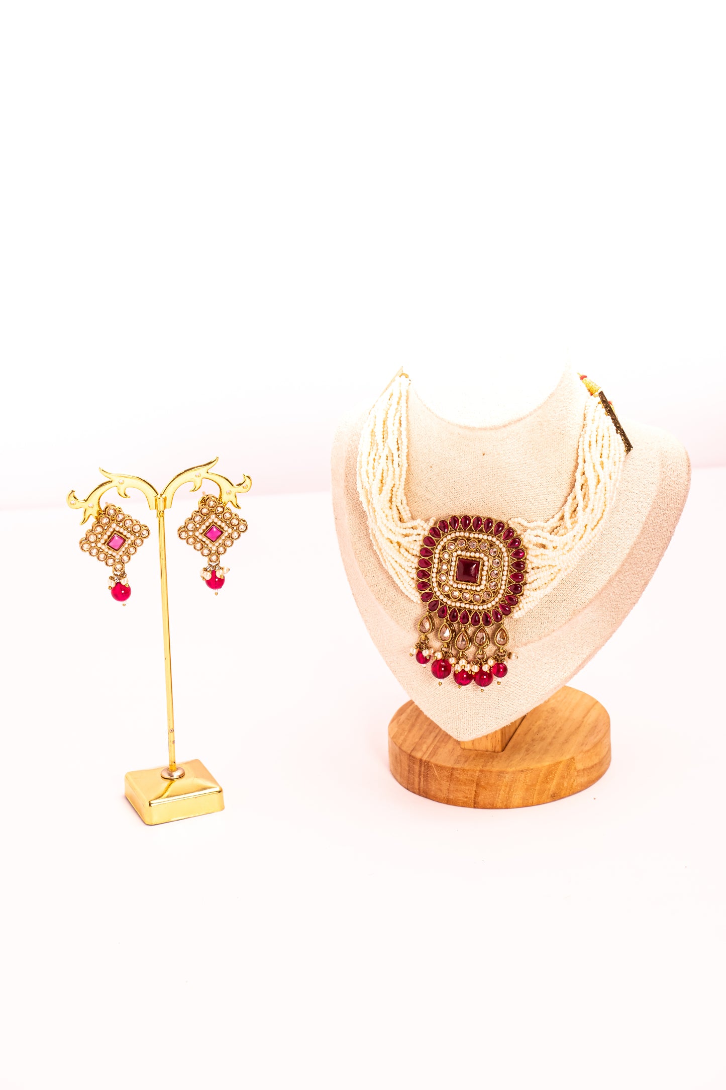 Ethereal Pearl Necklace Set