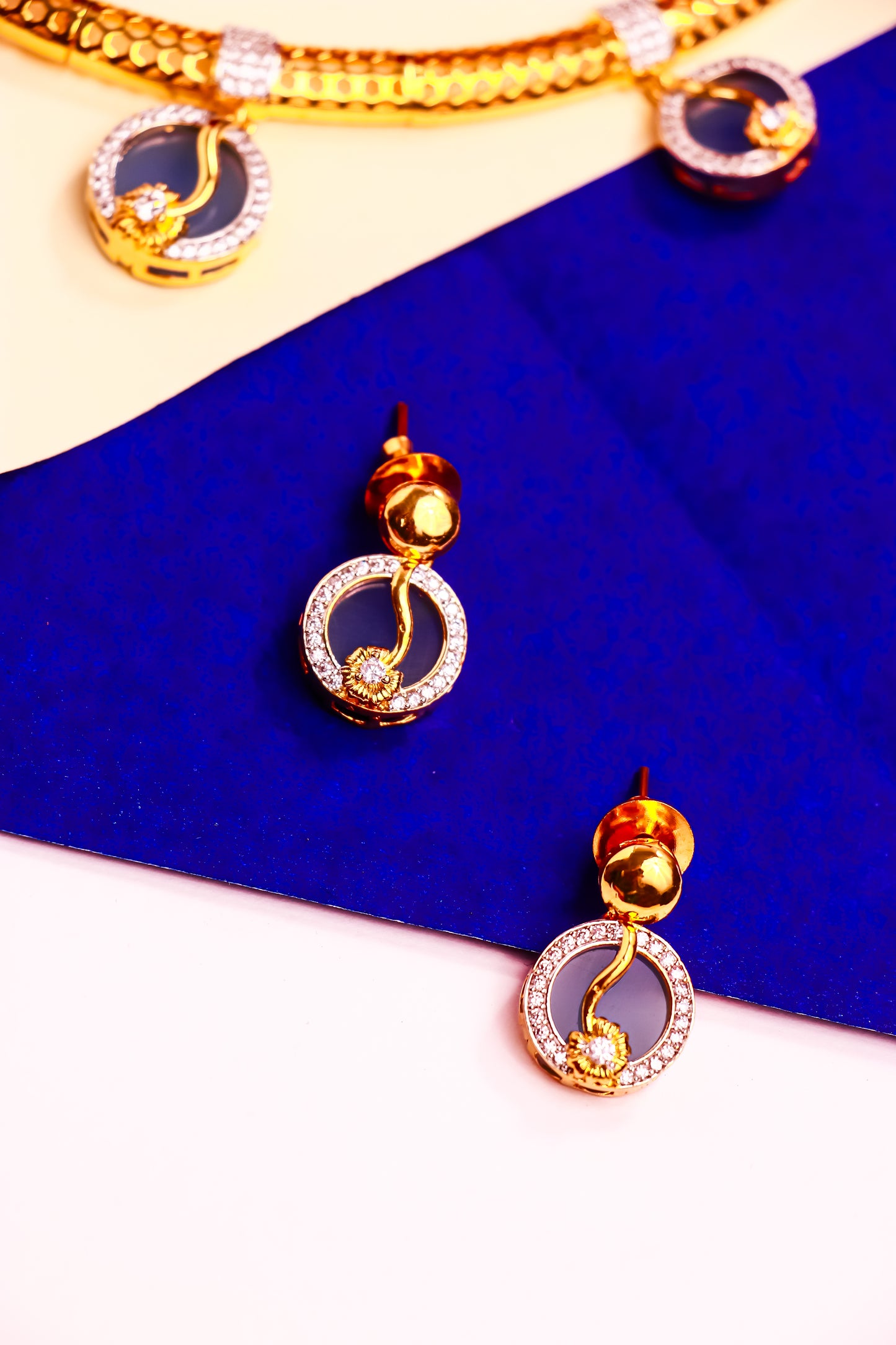 Eos’ Dawn Necklace Set