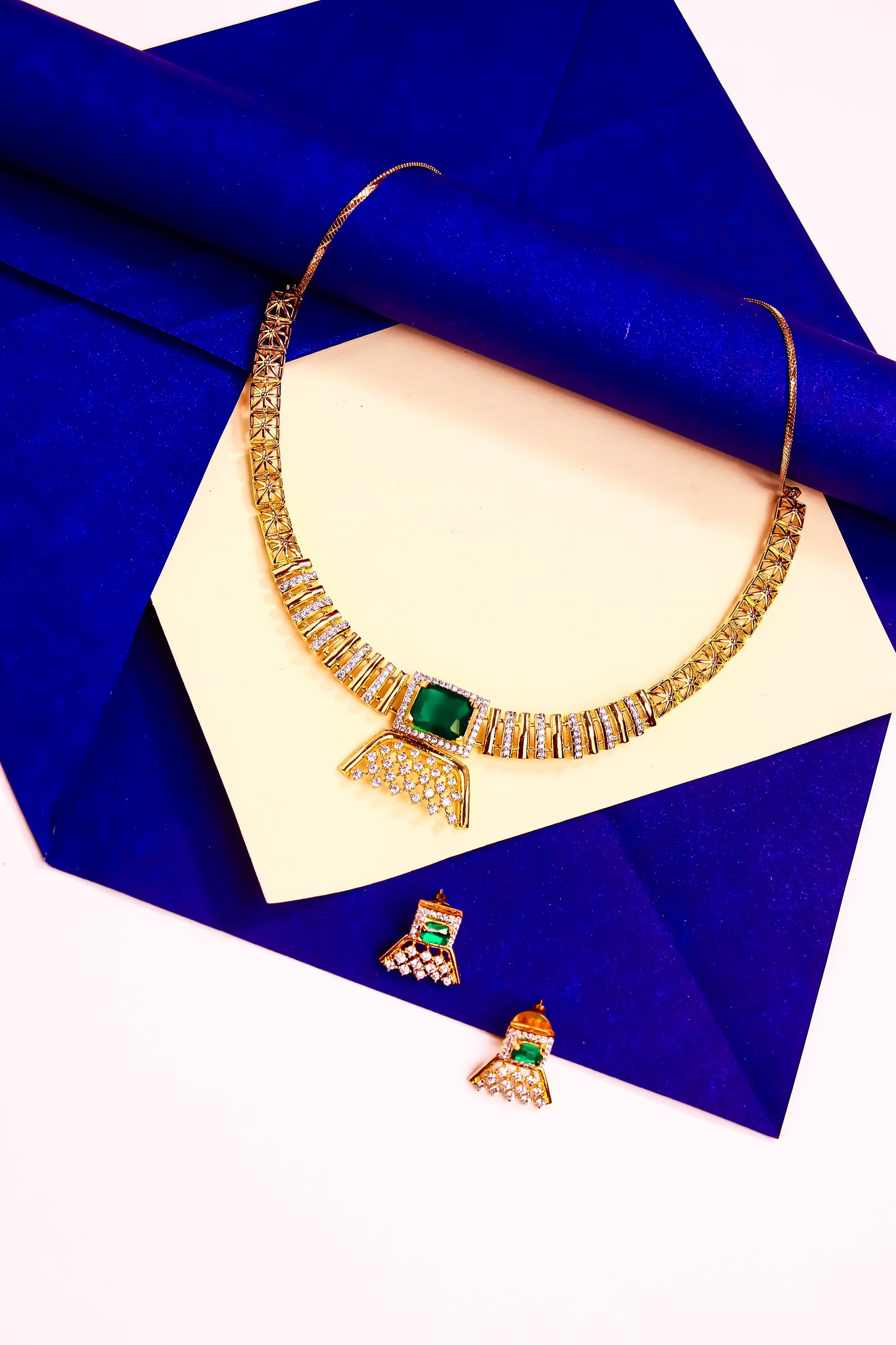 Venusian Glow Necklace Set