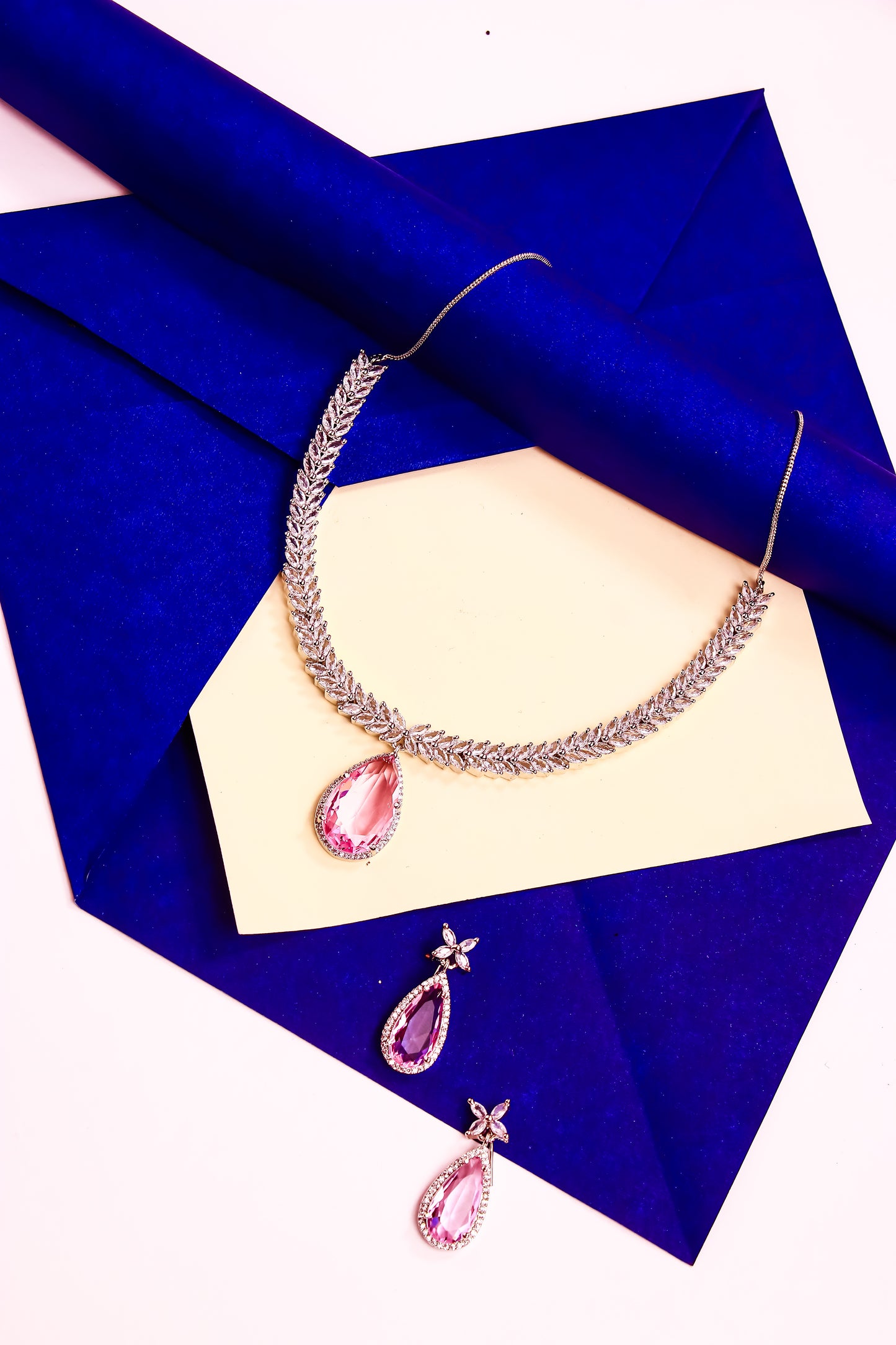 Heavenly Aura Necklace Set