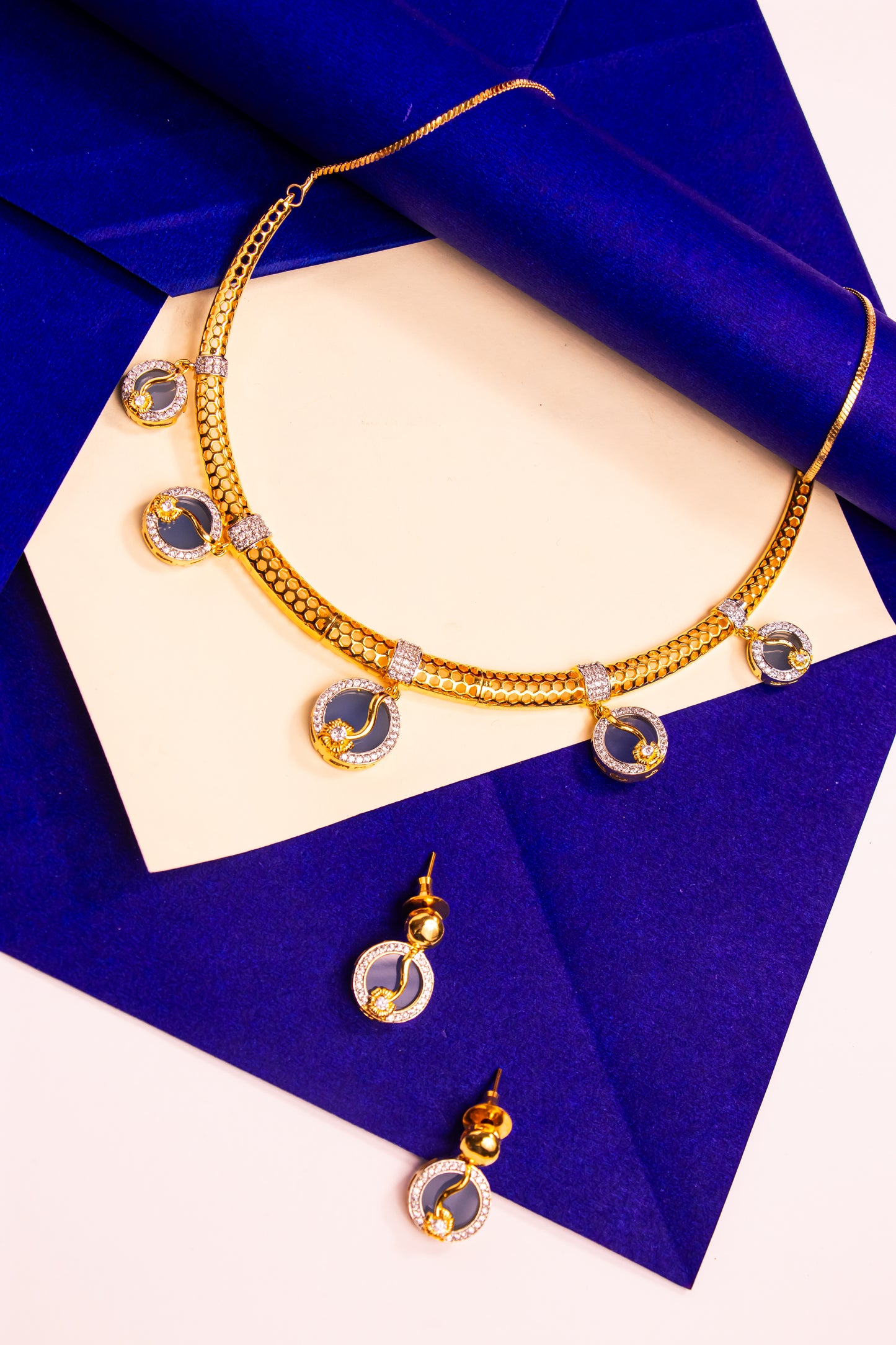 Eos’ Dawn Necklace Set