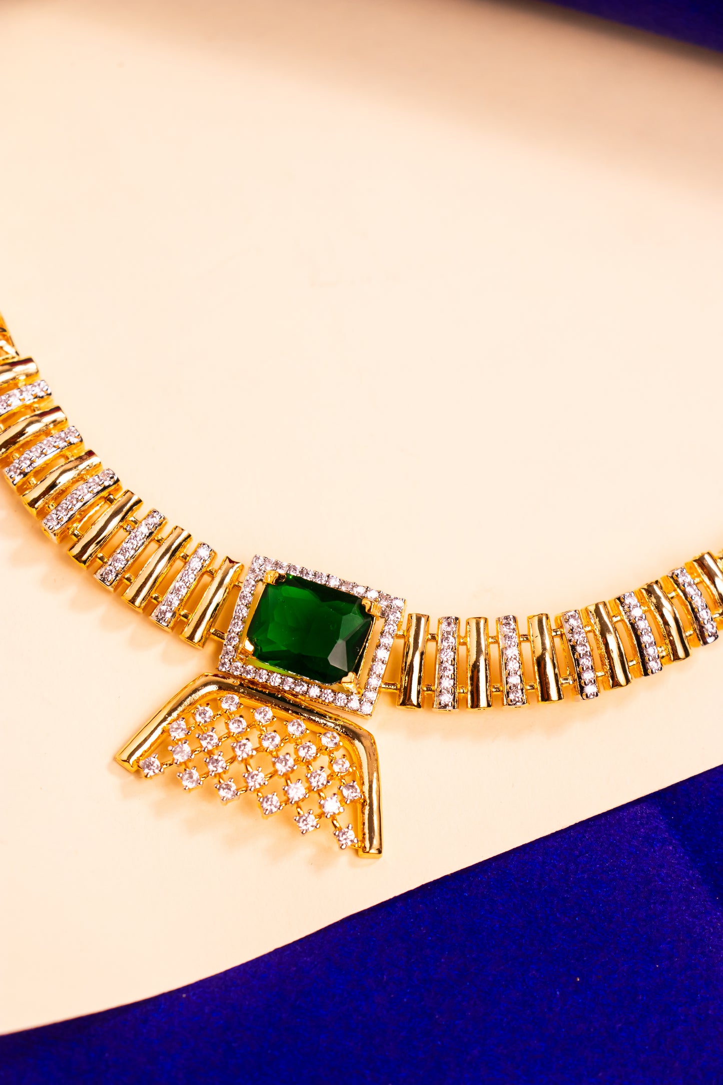 Venusian Glow Necklace Set