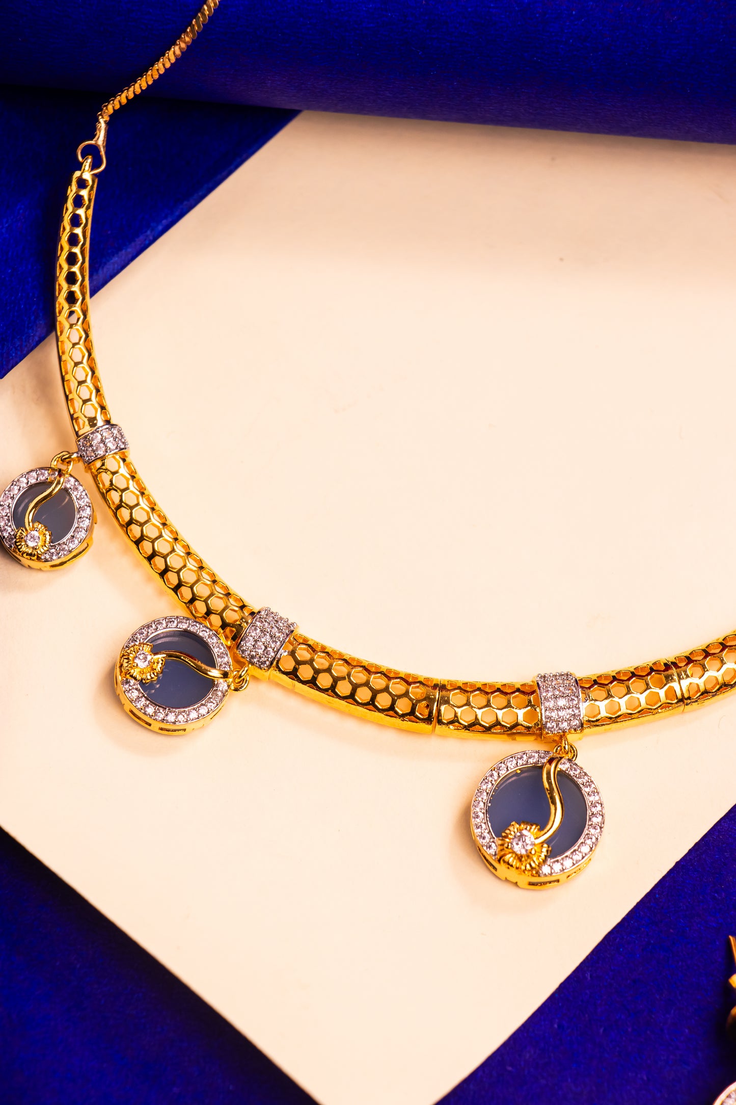 Eos’ Dawn Necklace Set