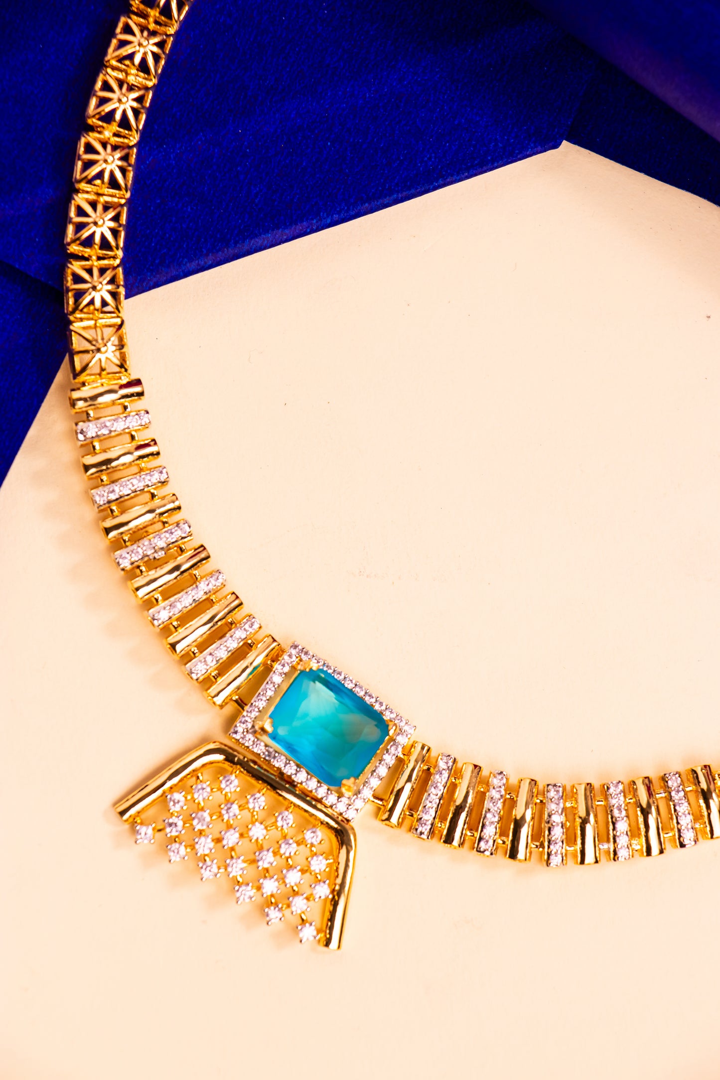 Gilded Ivy Necklace Set