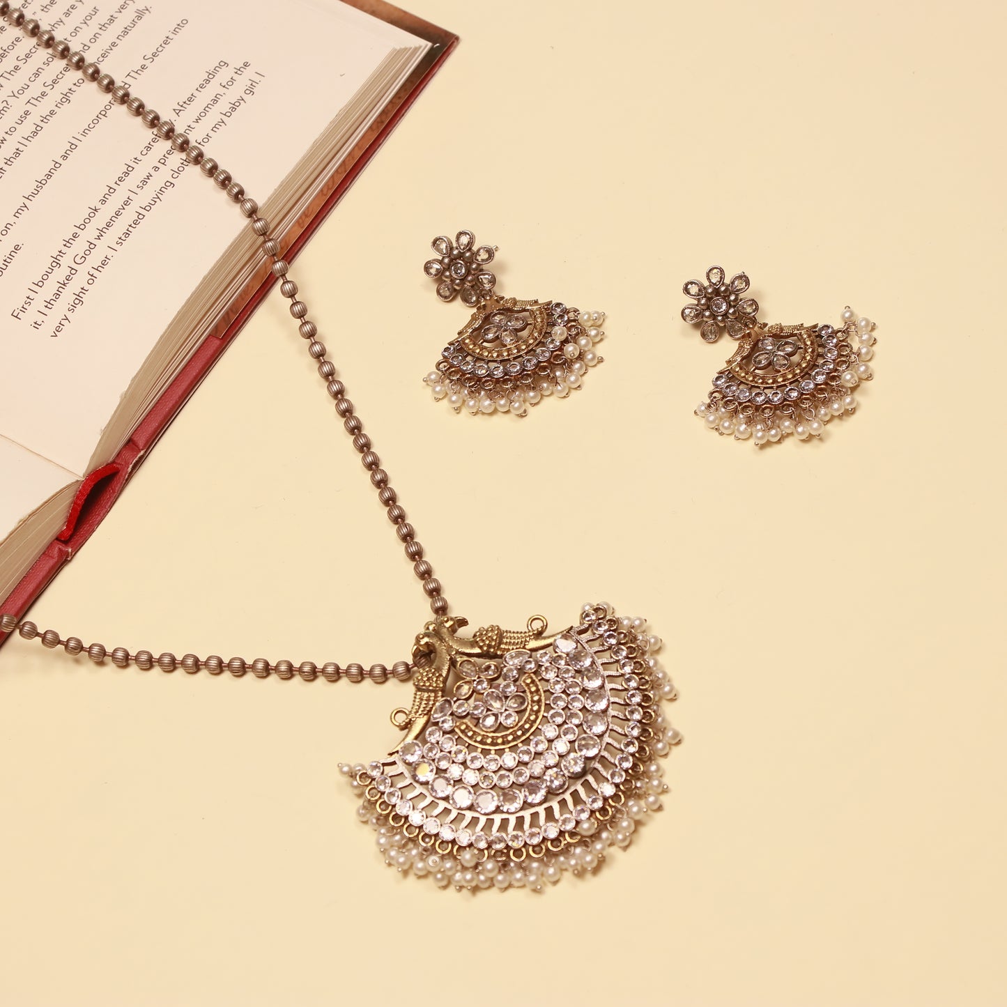 Celestial Radiance White Necklace Set