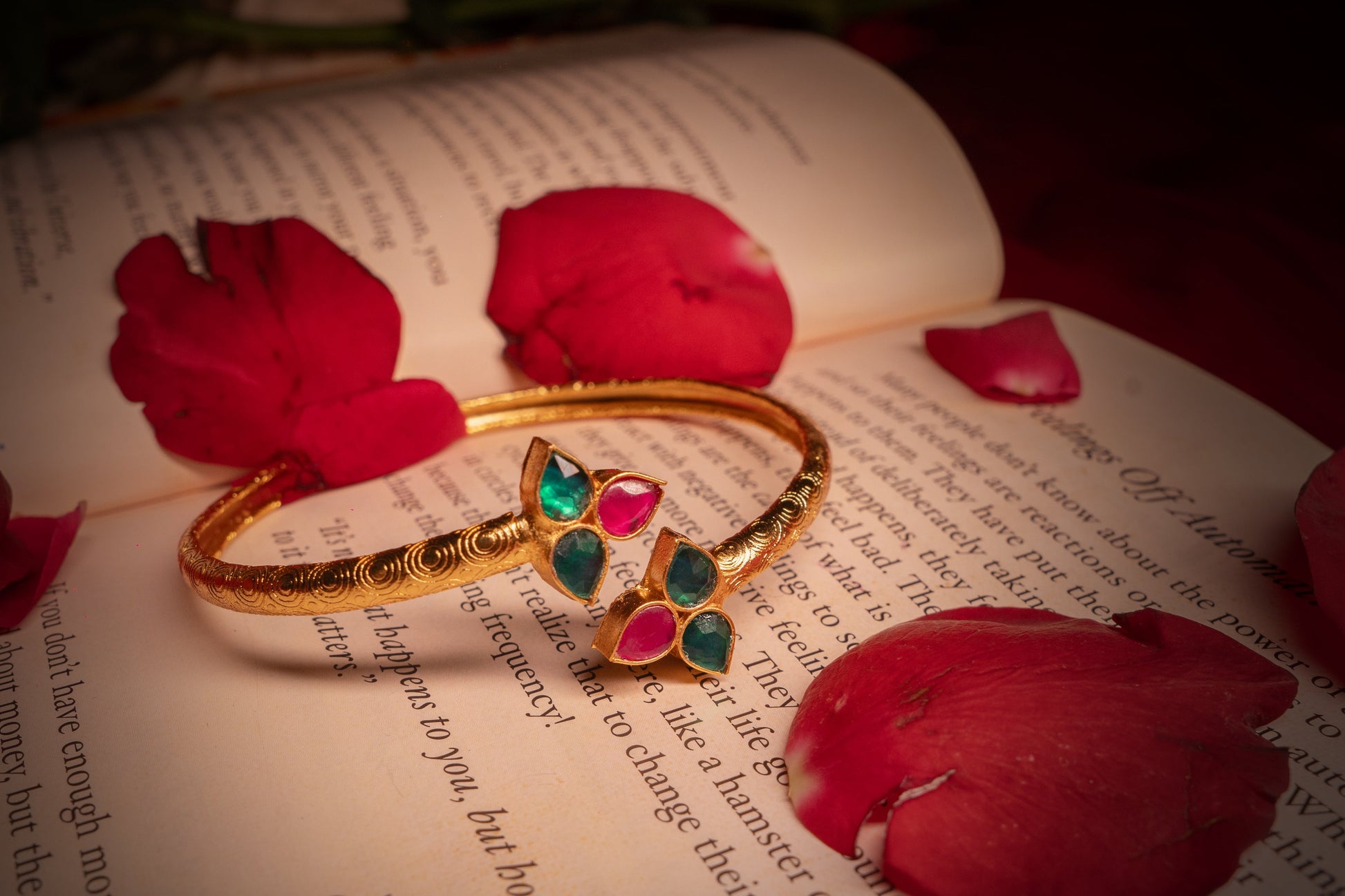 Mystic Veil Green Kundan Bracelet - ELYSIAN GODDESS