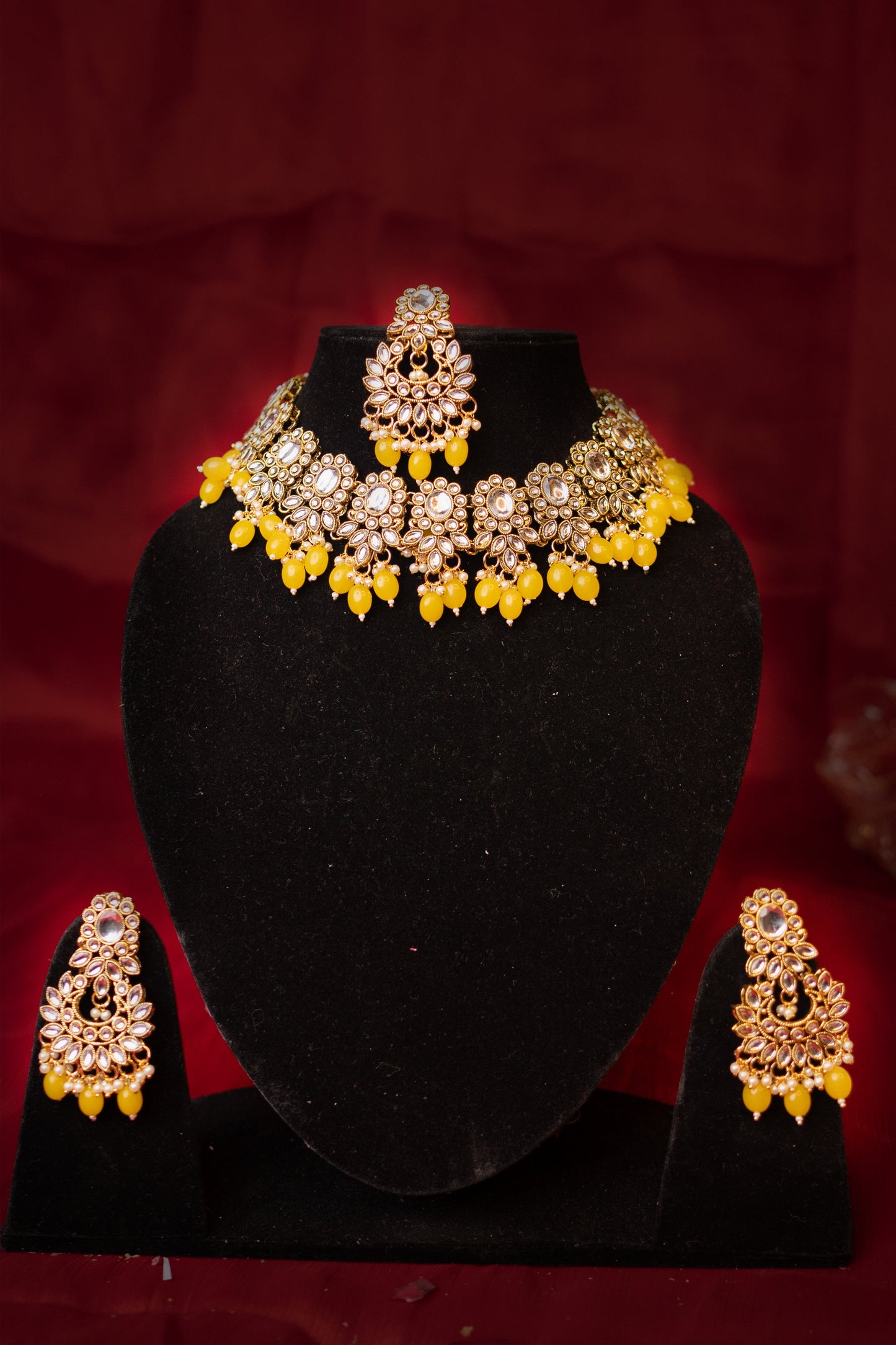 Noor's Journey  Yellow Kundan Necklace Set - ELYSIAN GODDESS