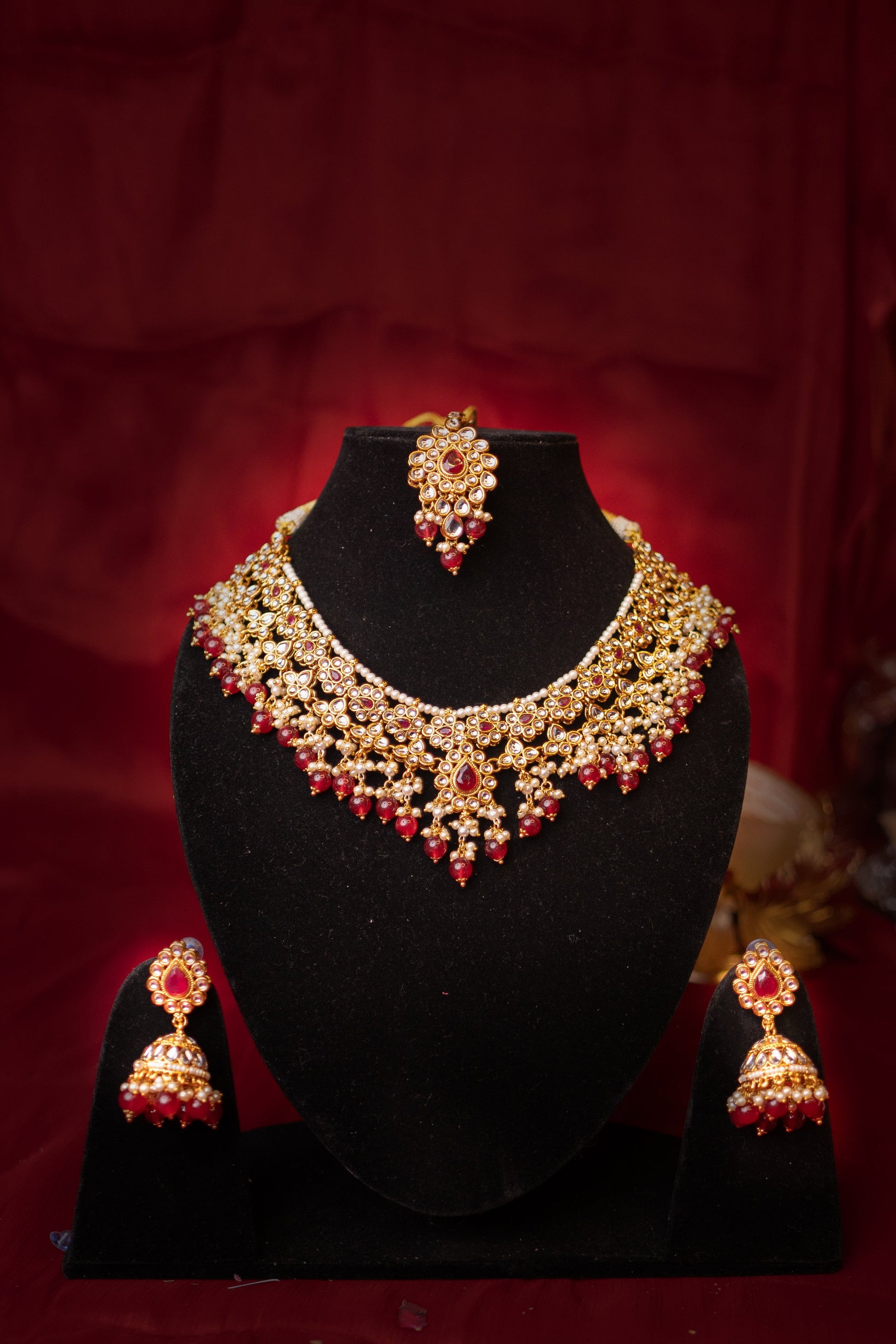 Noor's Serenity Red Kundan Necklace Set - ELYSIAN GODDESS