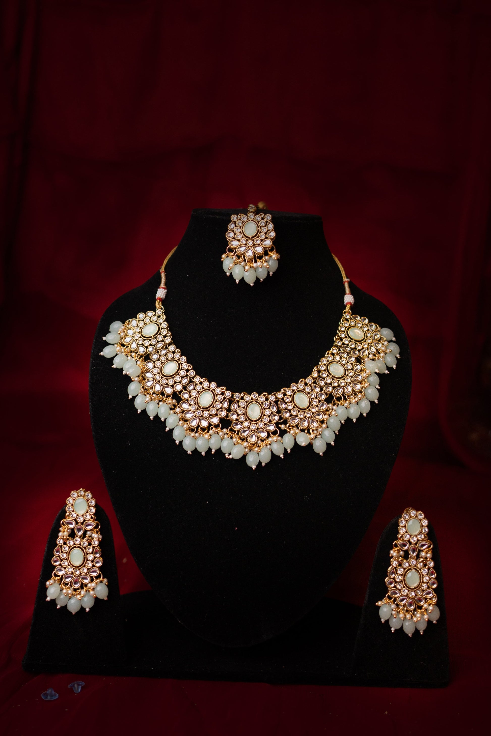 Noor's Dazzle Kundan Necklace Set - ELYSIAN GODDESS