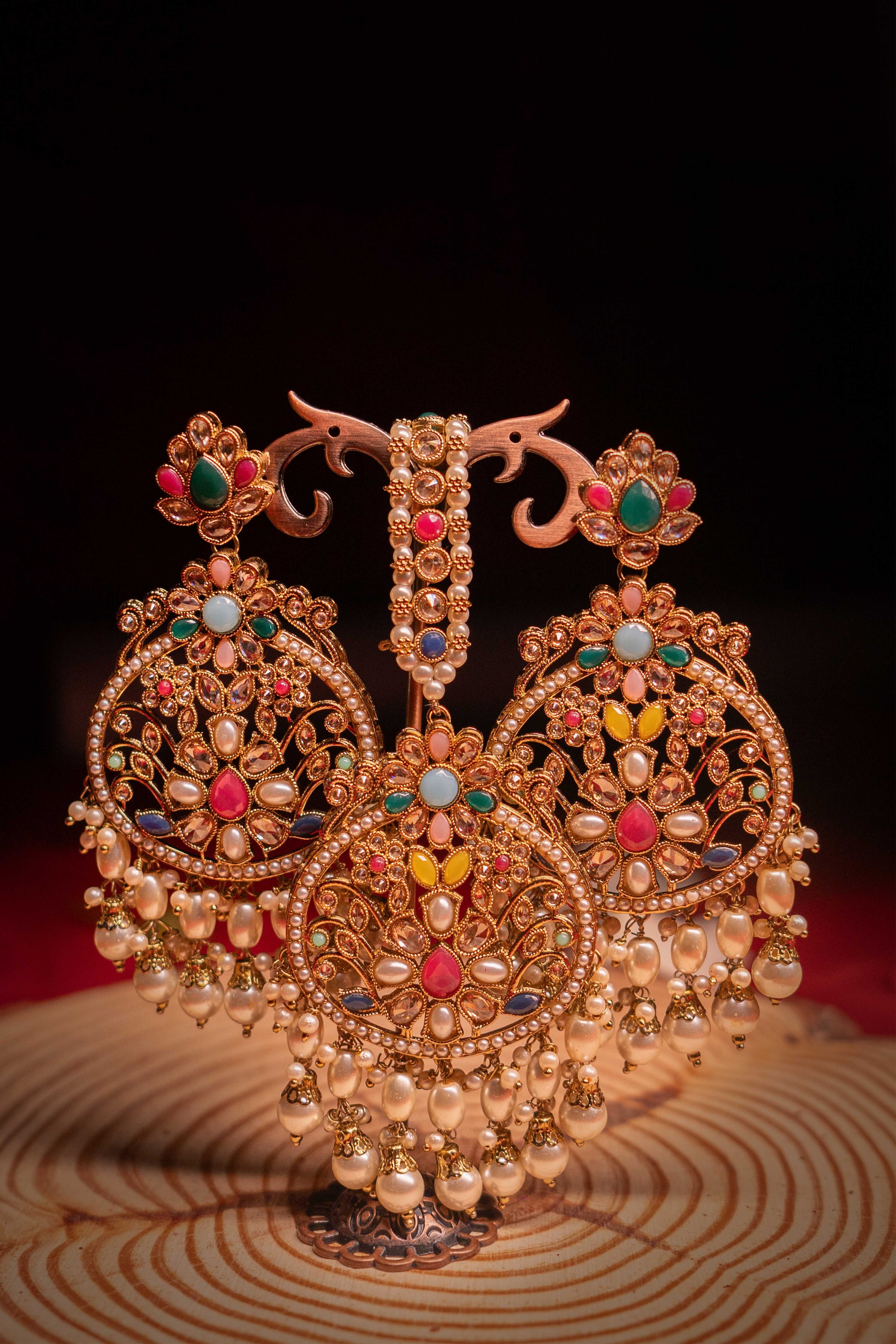 Mangtika with Earrings
