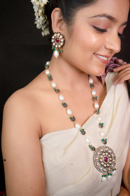Royal Enigma Necklace Set