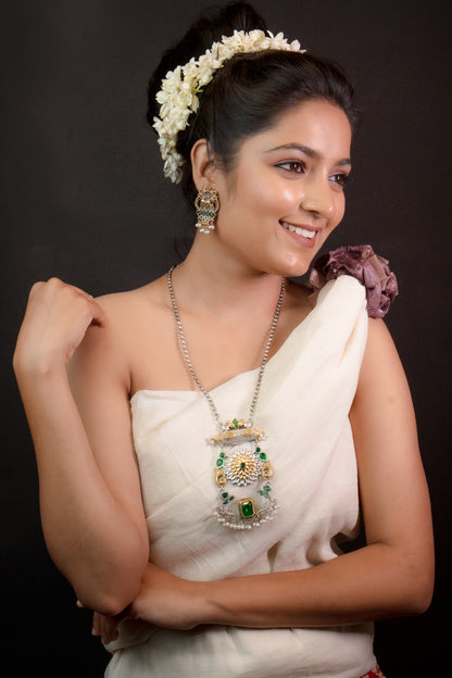 Serene Elegance Green Necklace