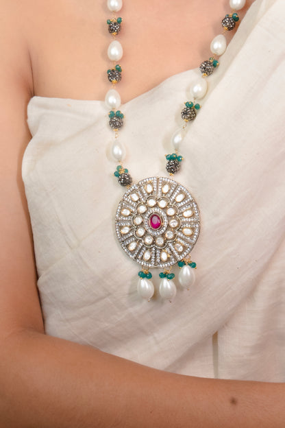 Royal Enigma Necklace Set