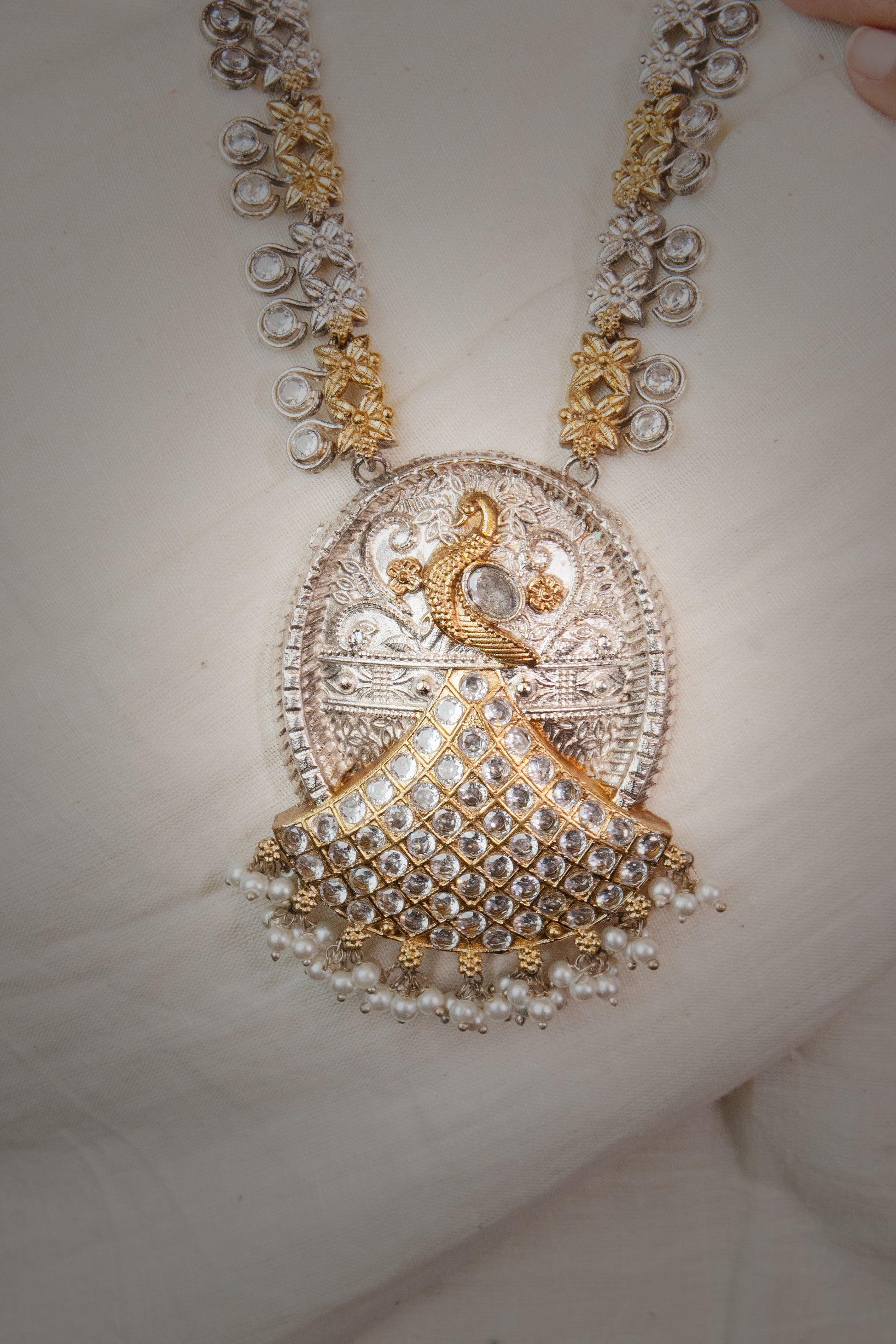 Aurora Charm White Necklace Set - ELYSIAN GODDESS