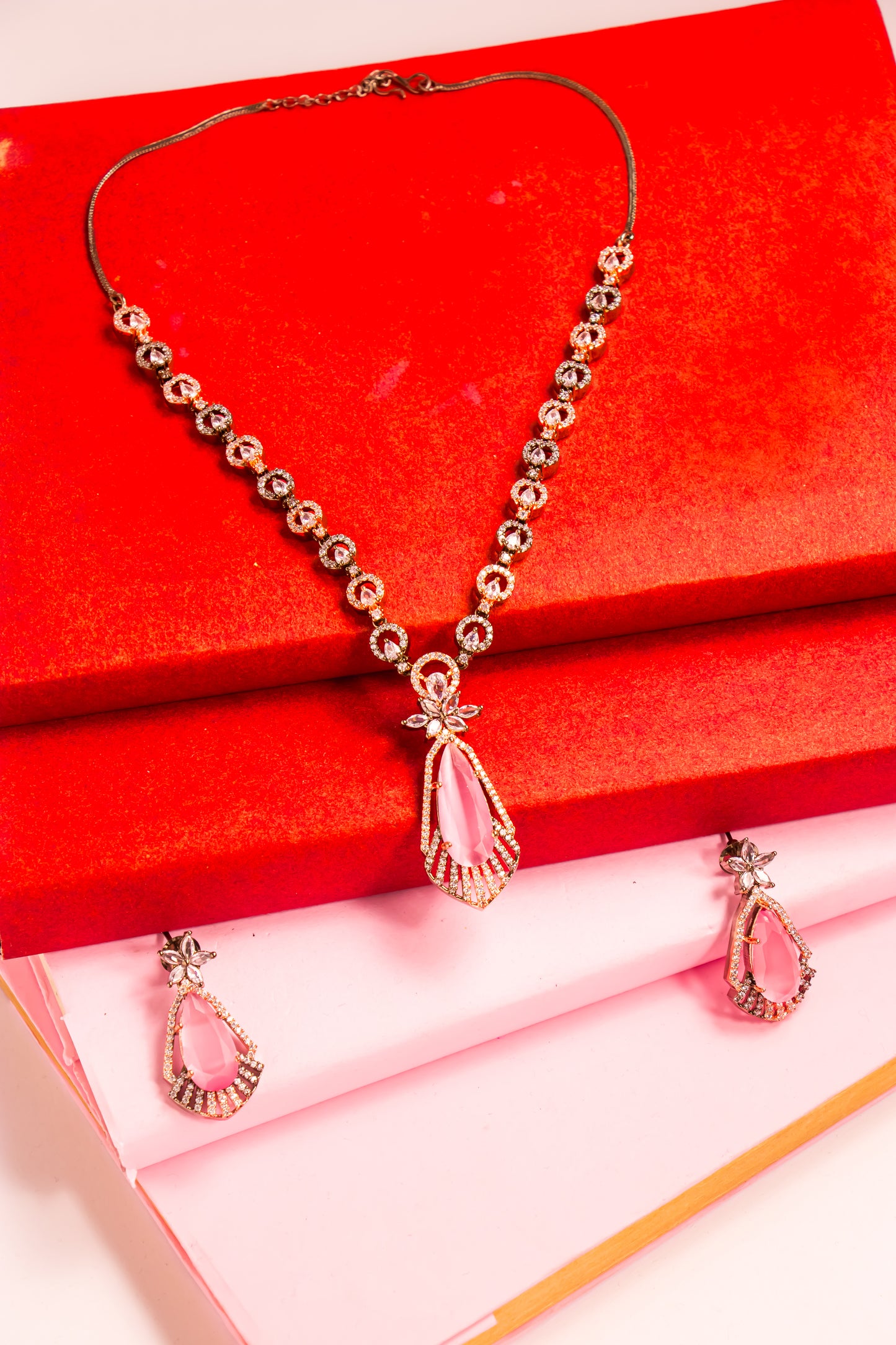 Echo’s Enchantment Necklace Set