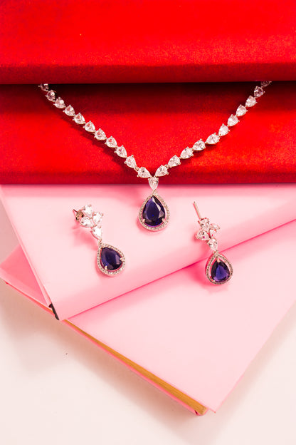 Elizabeth's Throne Necklace Set