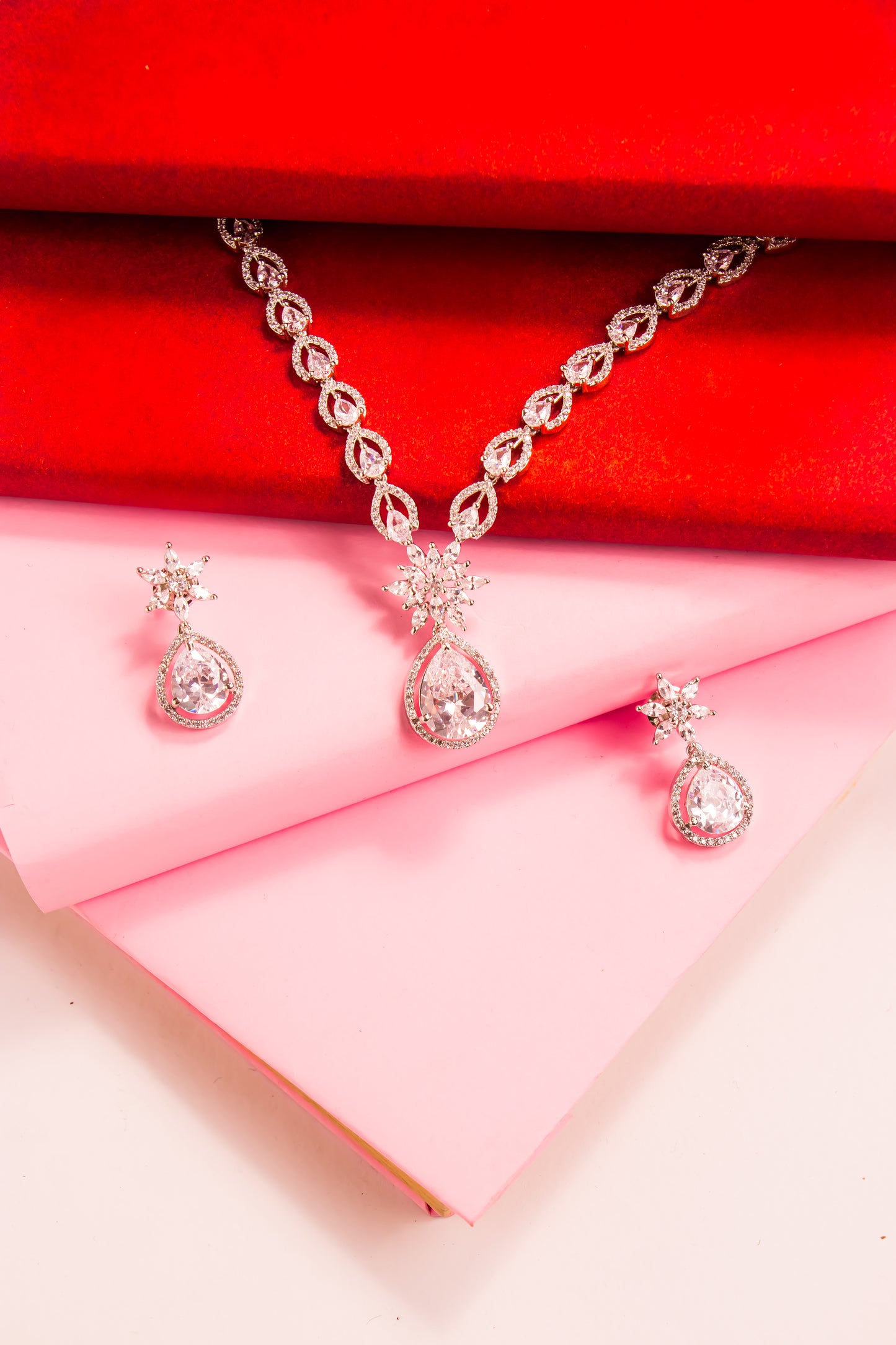 Elizabeth's Grace Necklace Set