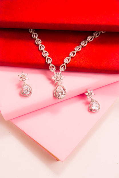 Elizabeth's Grace Necklace Set