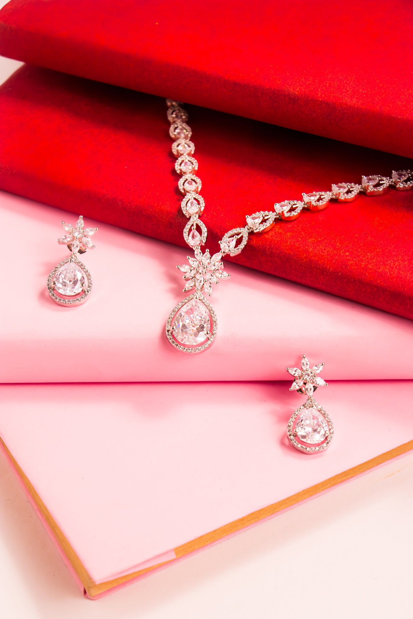 Elizabeth's Grace Necklace Set