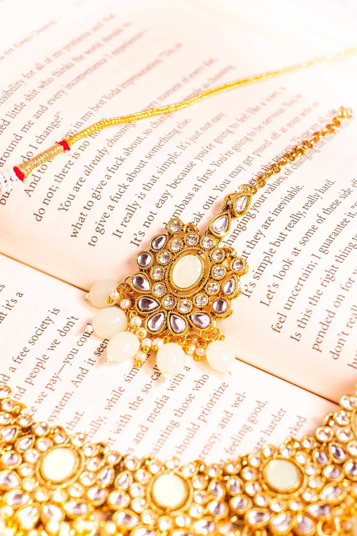 Noor's Dazzle Kundan Necklace Set