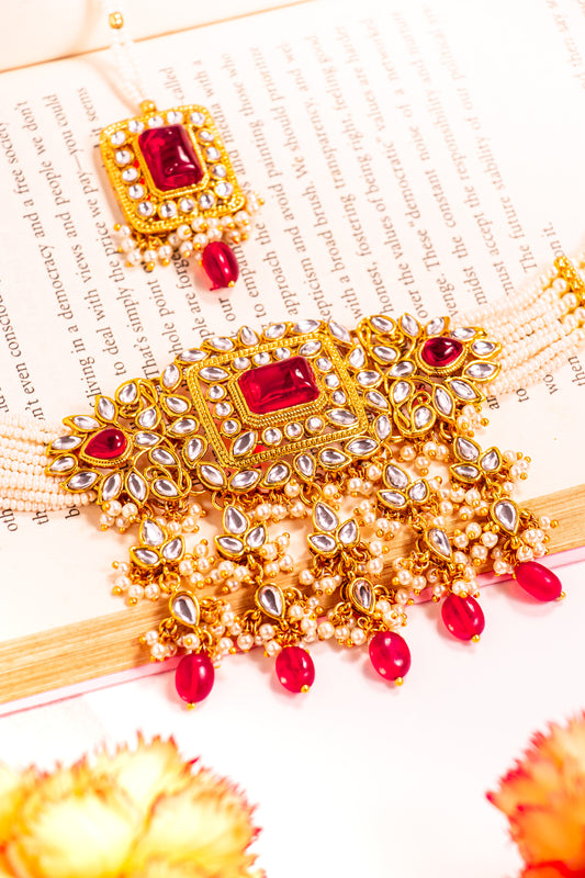 Vaijayanti Kundan Choker Necklace Set
