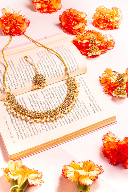 Noor's Splendour Kundan Necklace Set