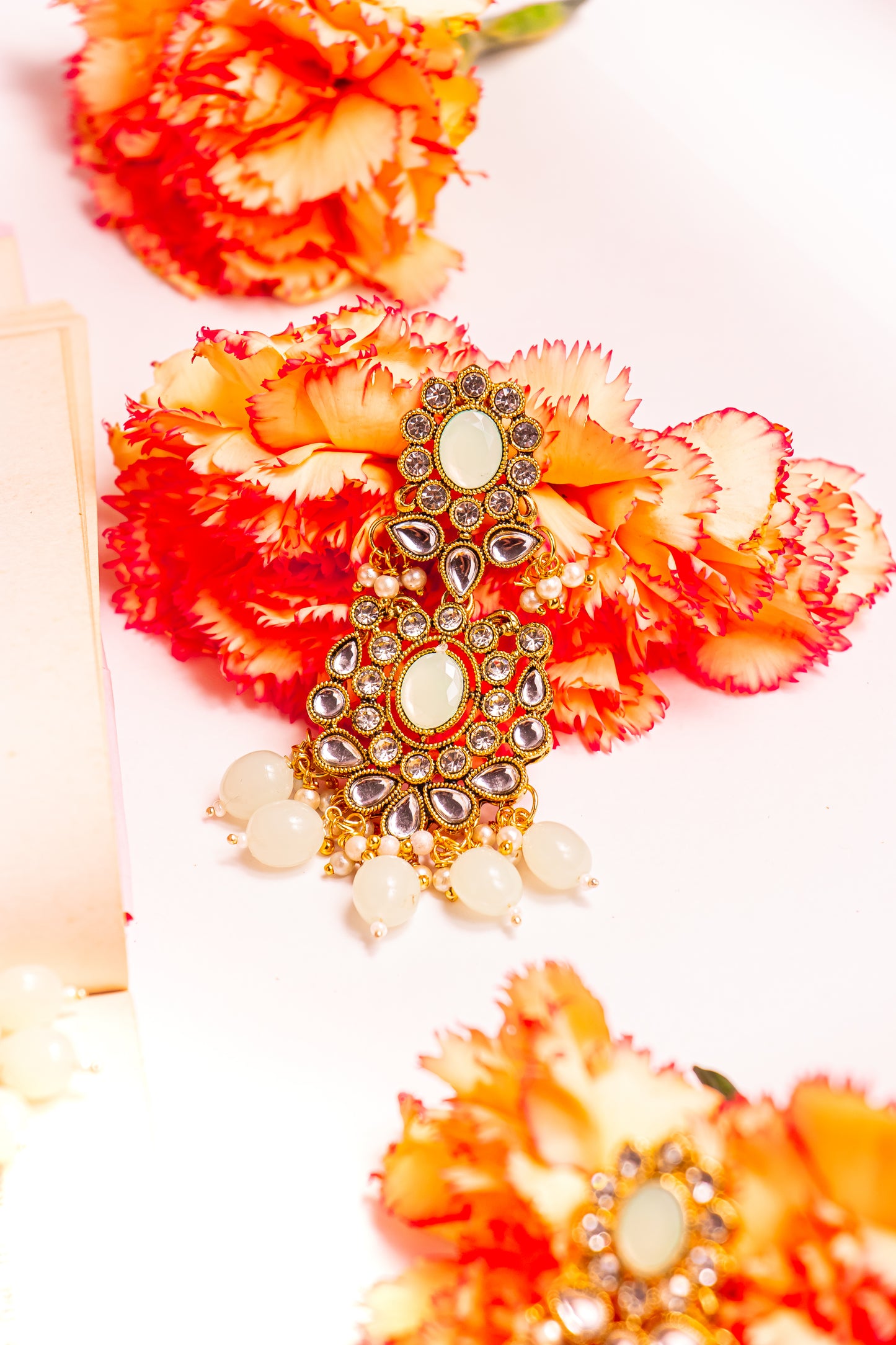 Noor's Dazzle Kundan Necklace Set