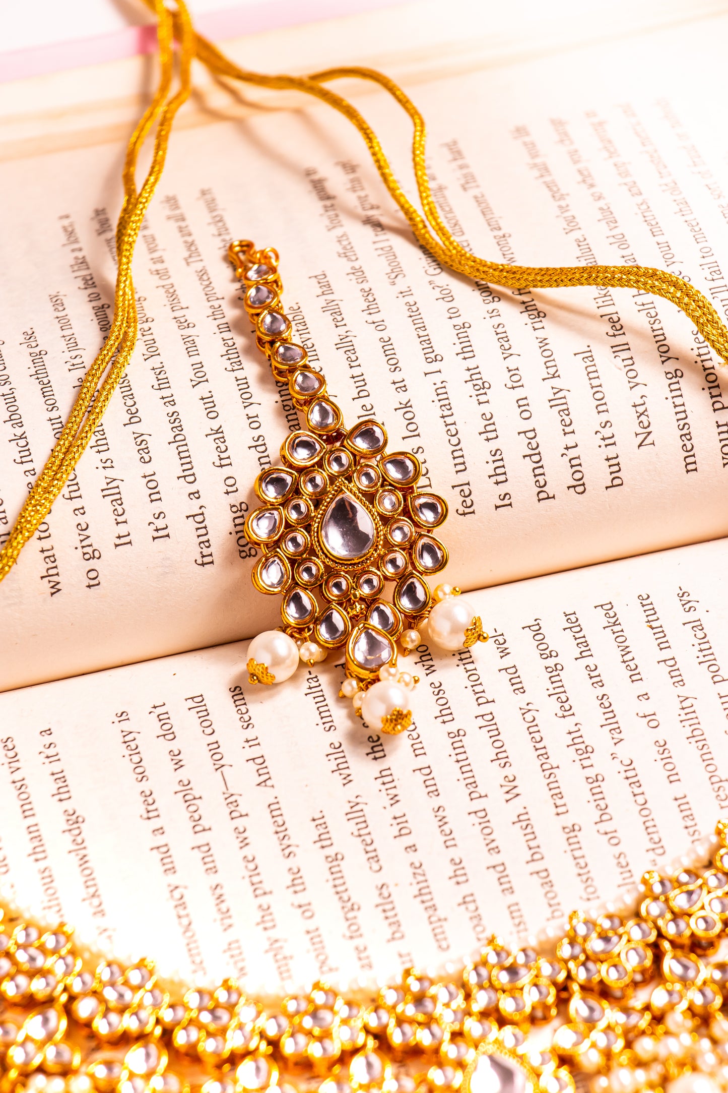 Jahan's Allure Kundan Necklace Set