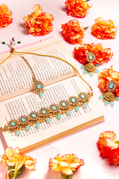 Noor's Glow Kundan Choker Necklace Set