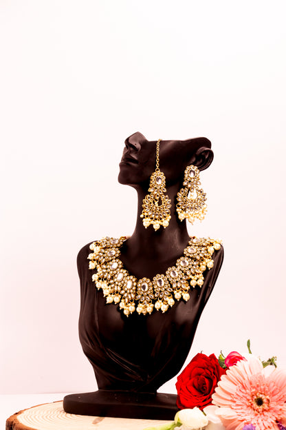 Jahan's Majesty Kundan Necklace Set