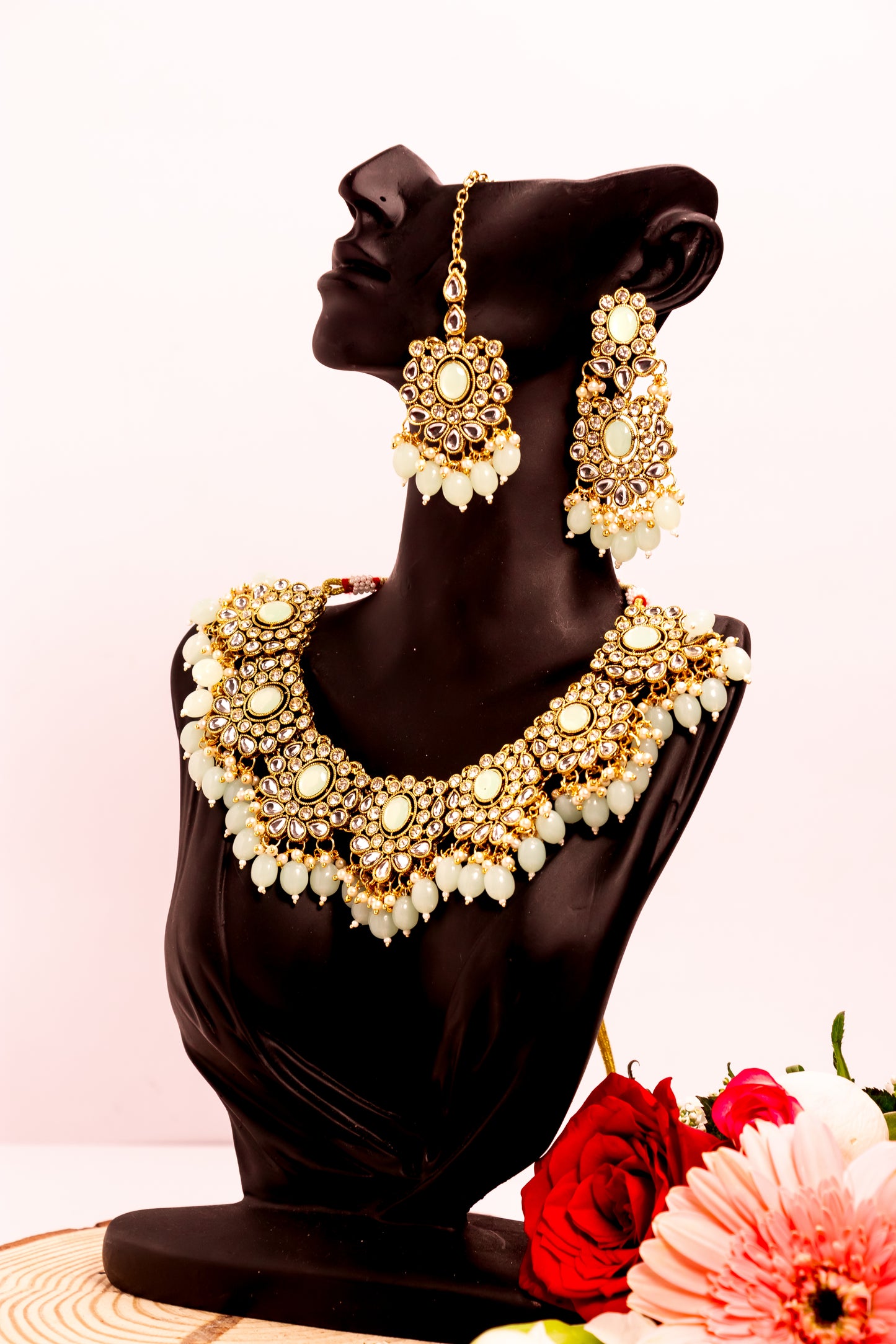 Noor's Dazzle Kundan Necklace Set