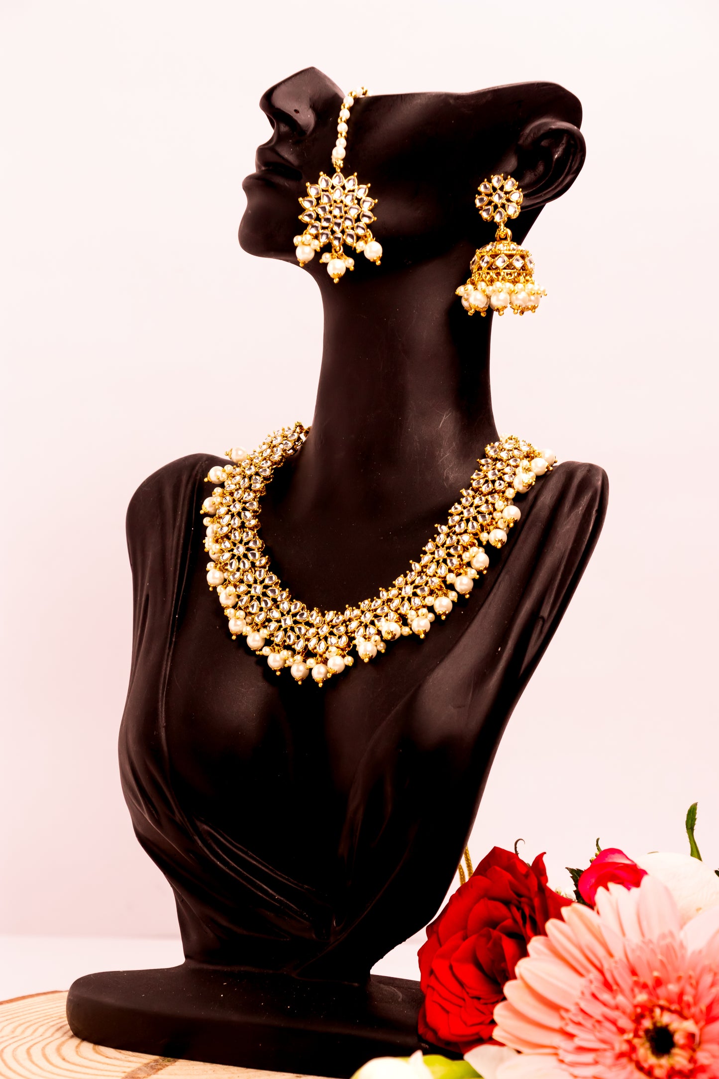 Noor's Splendour Kundan Necklace Set