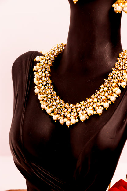Noor's Splendour Kundan Necklace Set